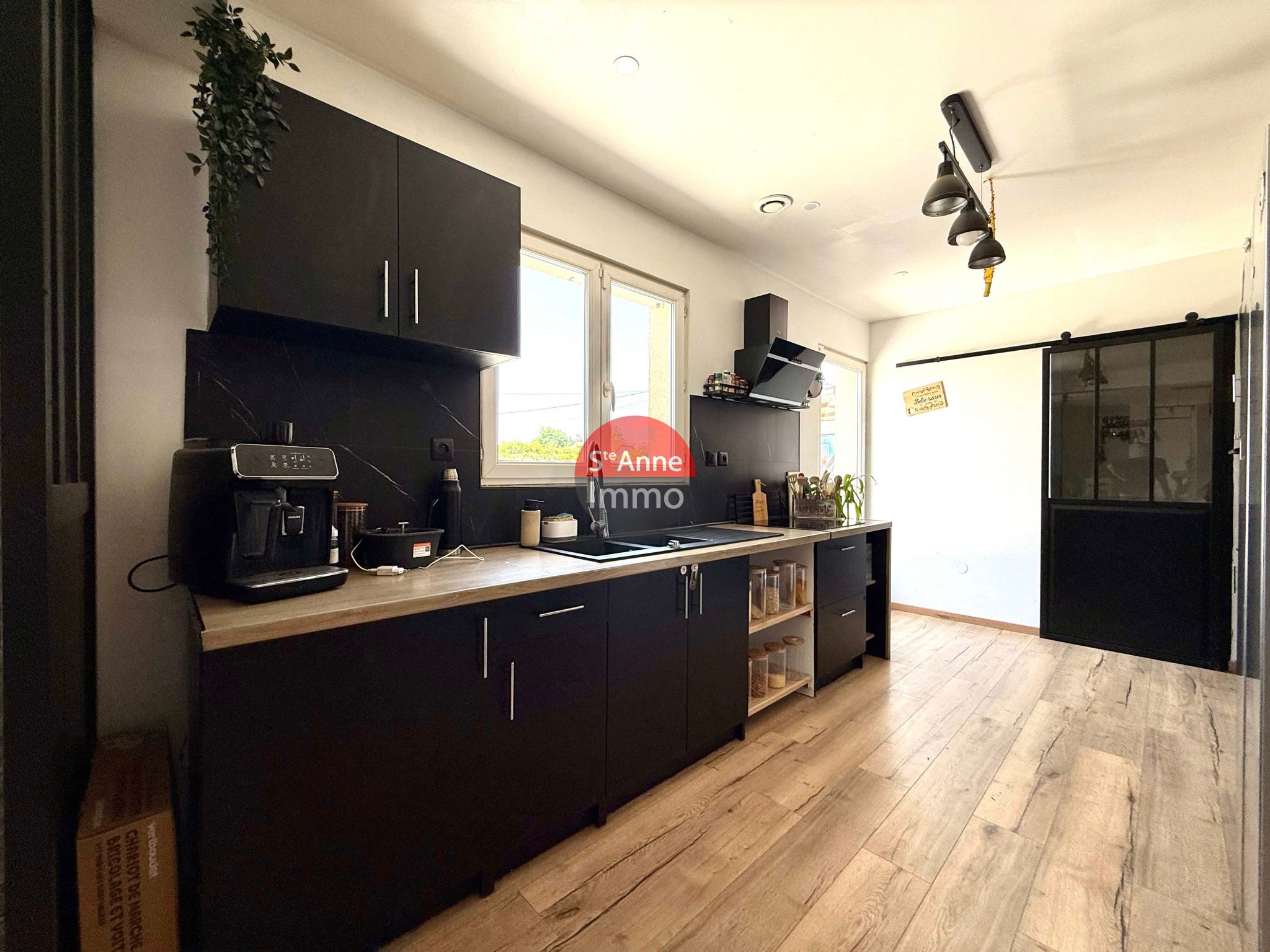 Immo80 – L'immobilier à Amiens et dans la Somme-AMY – MAISON SEMI-MITOYENNE – 4 CHAMBRES – AUTONOMIE DE PLAIN PIED – GARAGE – COUR – JARDIN