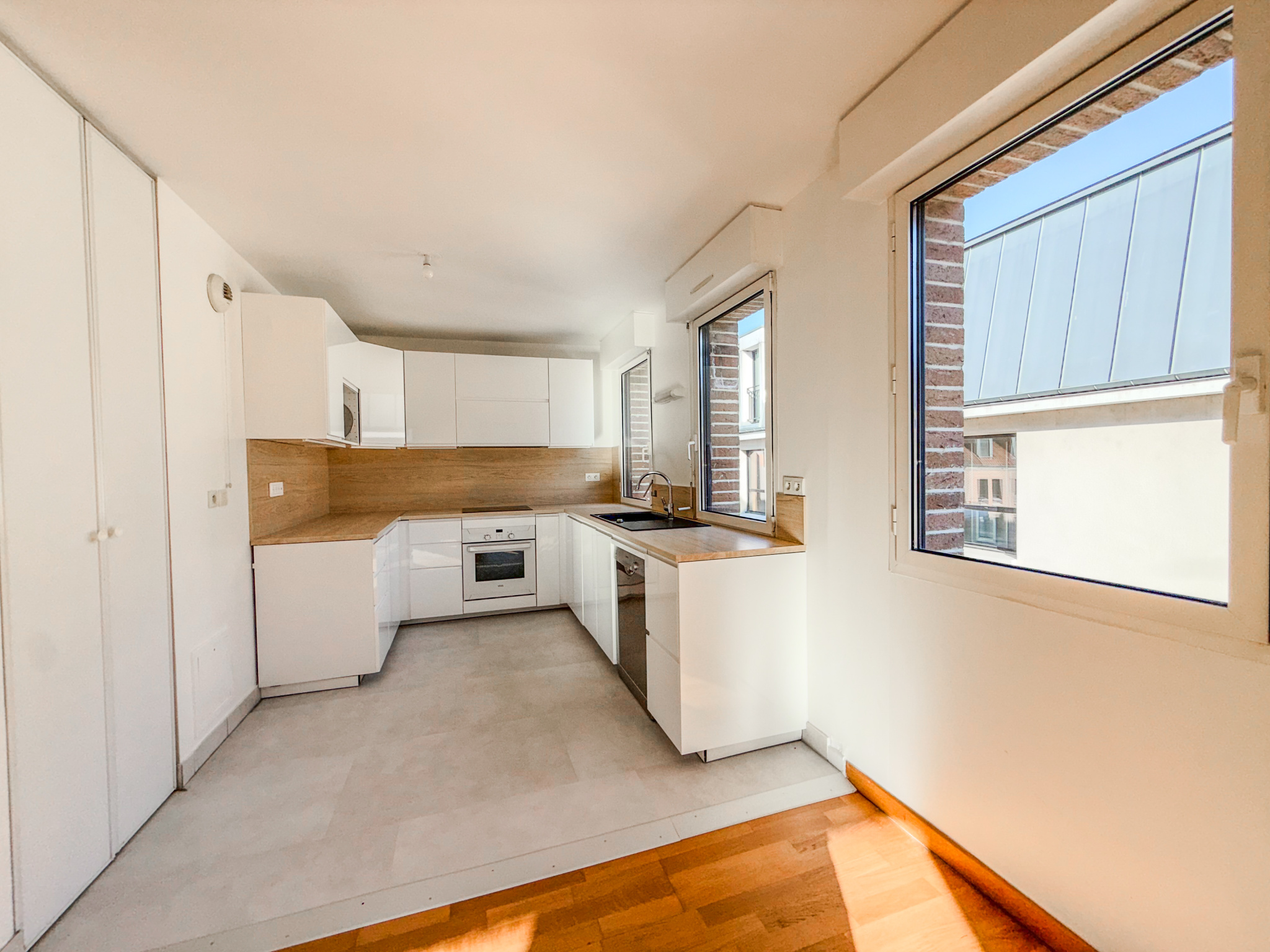 Immo80 – L'immobilier à Amiens et dans la Somme-AMIENS – T4 – CENTRE VILLE – 3 CHAMBRES – PLACE DE PARKING SECURISEE – BALCON