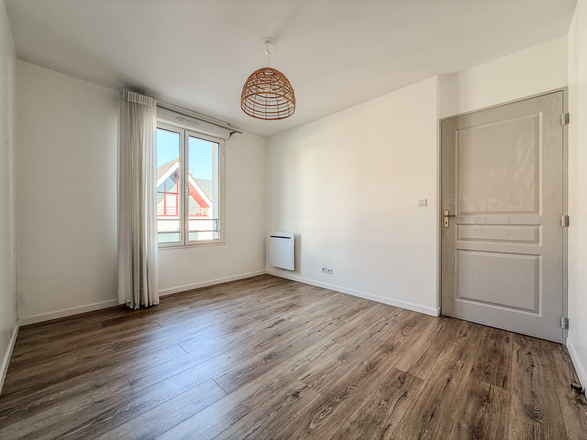 Immo80 – L'immobilier à Amiens et dans la Somme-AMIENS – T4 – CENTRE VILLE – 3 CHAMBRES – PLACE DE PARKING SECURISEE – BALCON