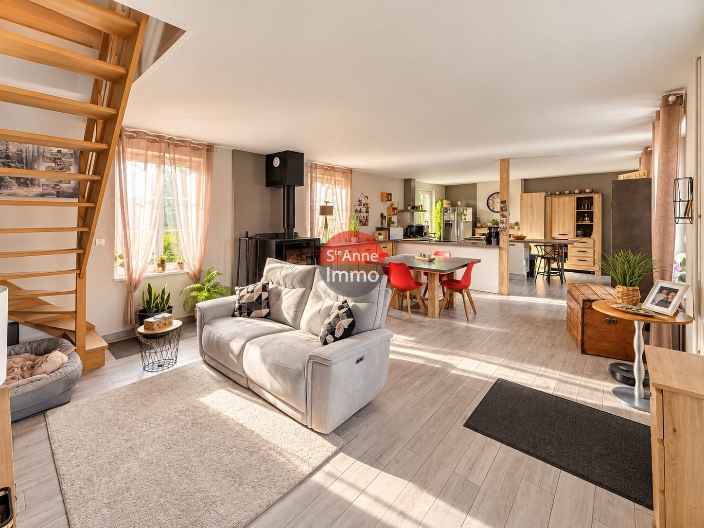 Immo80 – L'immobilier à Amiens et dans la Somme-CHAMPIEN – 120m2 – CORPS DE FERME – 3 CHAMBRES – AUTONOMIE DE PLAIN PIED – DEPENDANCES – GARAGE – COUR – JARDI