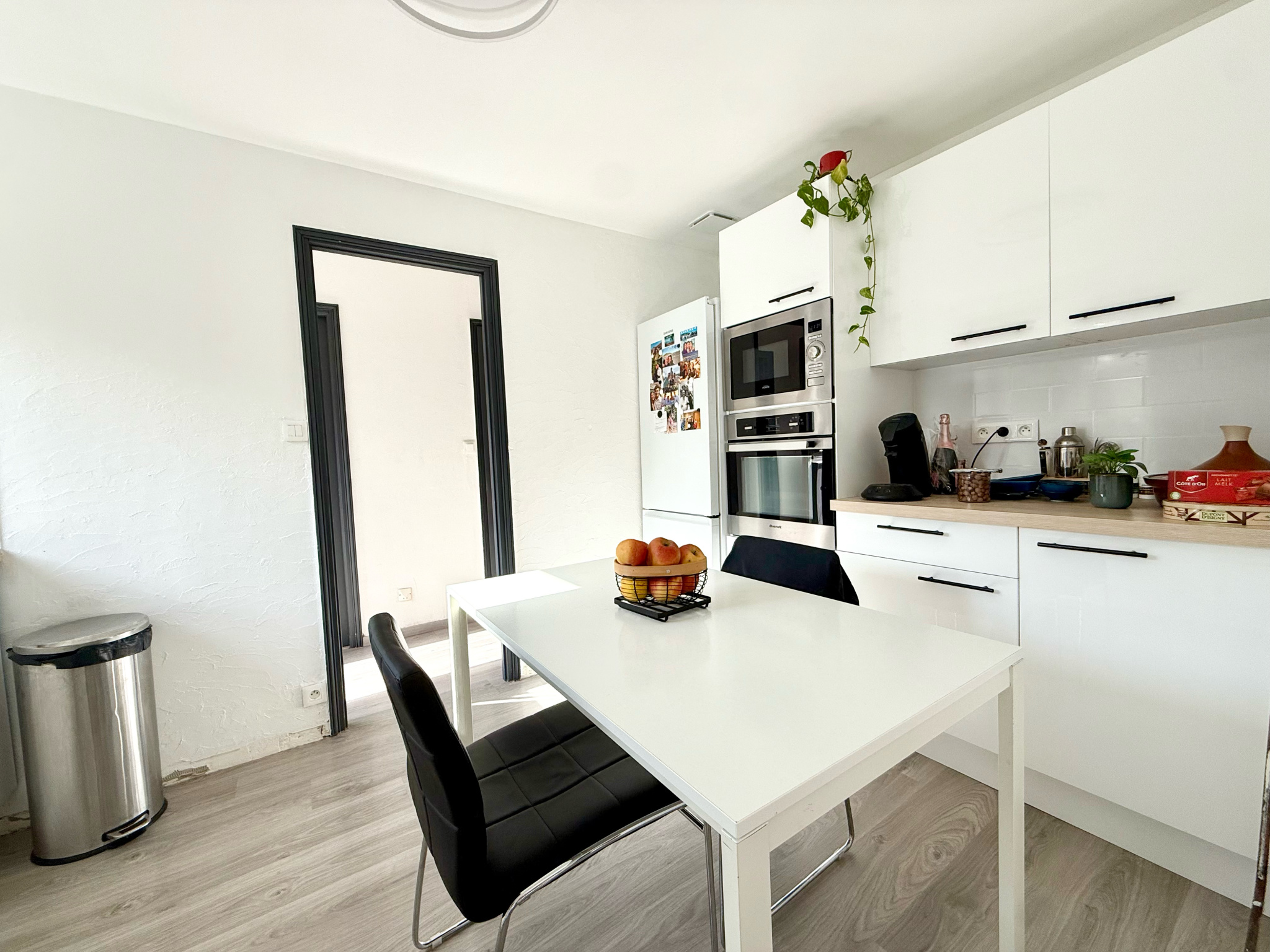 Immo80 – L'immobilier à Amiens et dans la Somme-MONTDIDIER – MAISON SEMI MITOYENNE – 3 CHAMBRES – JARDIN – DEPENDANCE – GARAGE