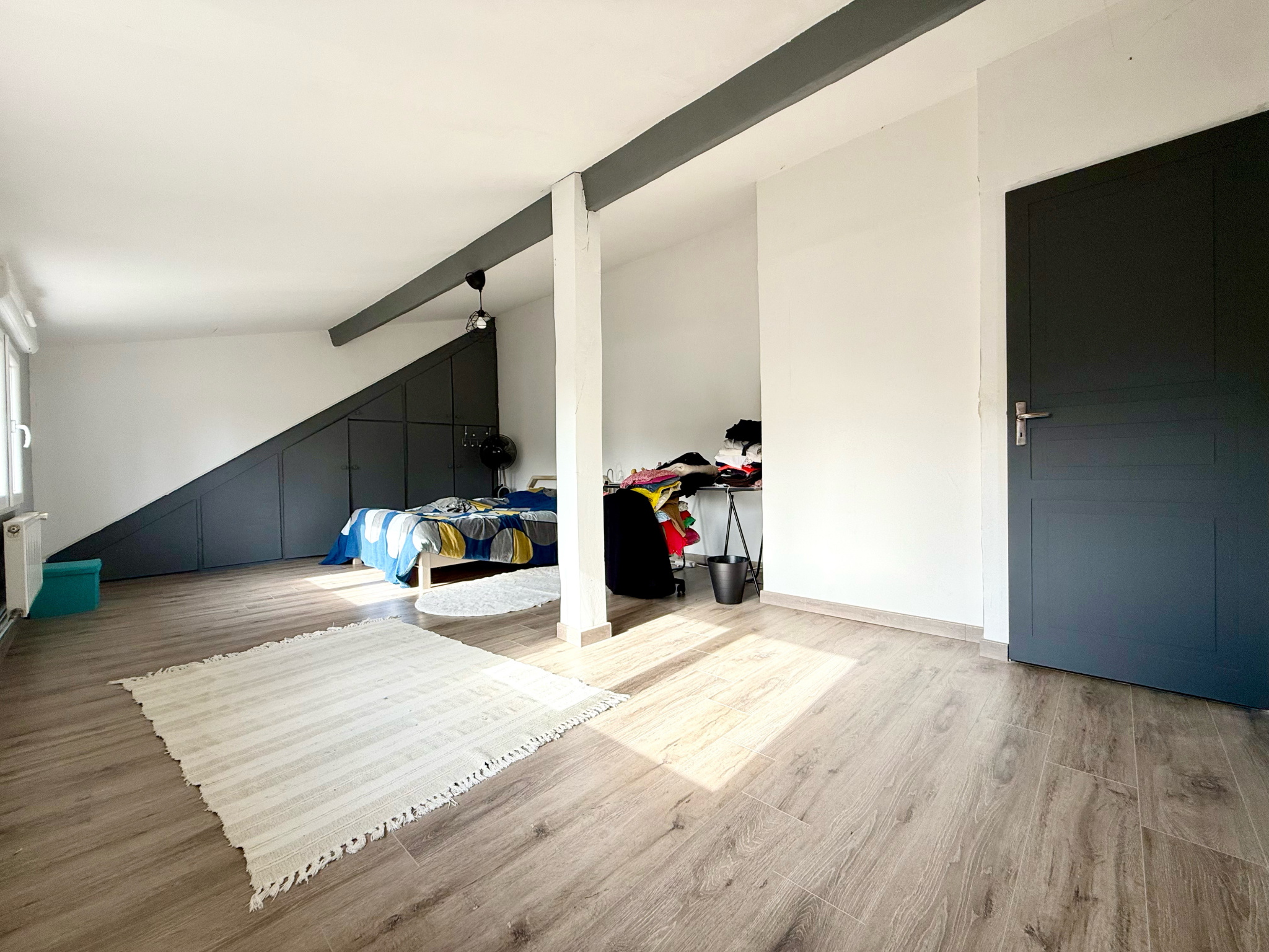 Immo80 – L'immobilier à Amiens et dans la Somme-MONTDIDIER – MAISON SEMI MITOYENNE – 3 CHAMBRES – JARDIN – DEPENDANCE – GARAGE