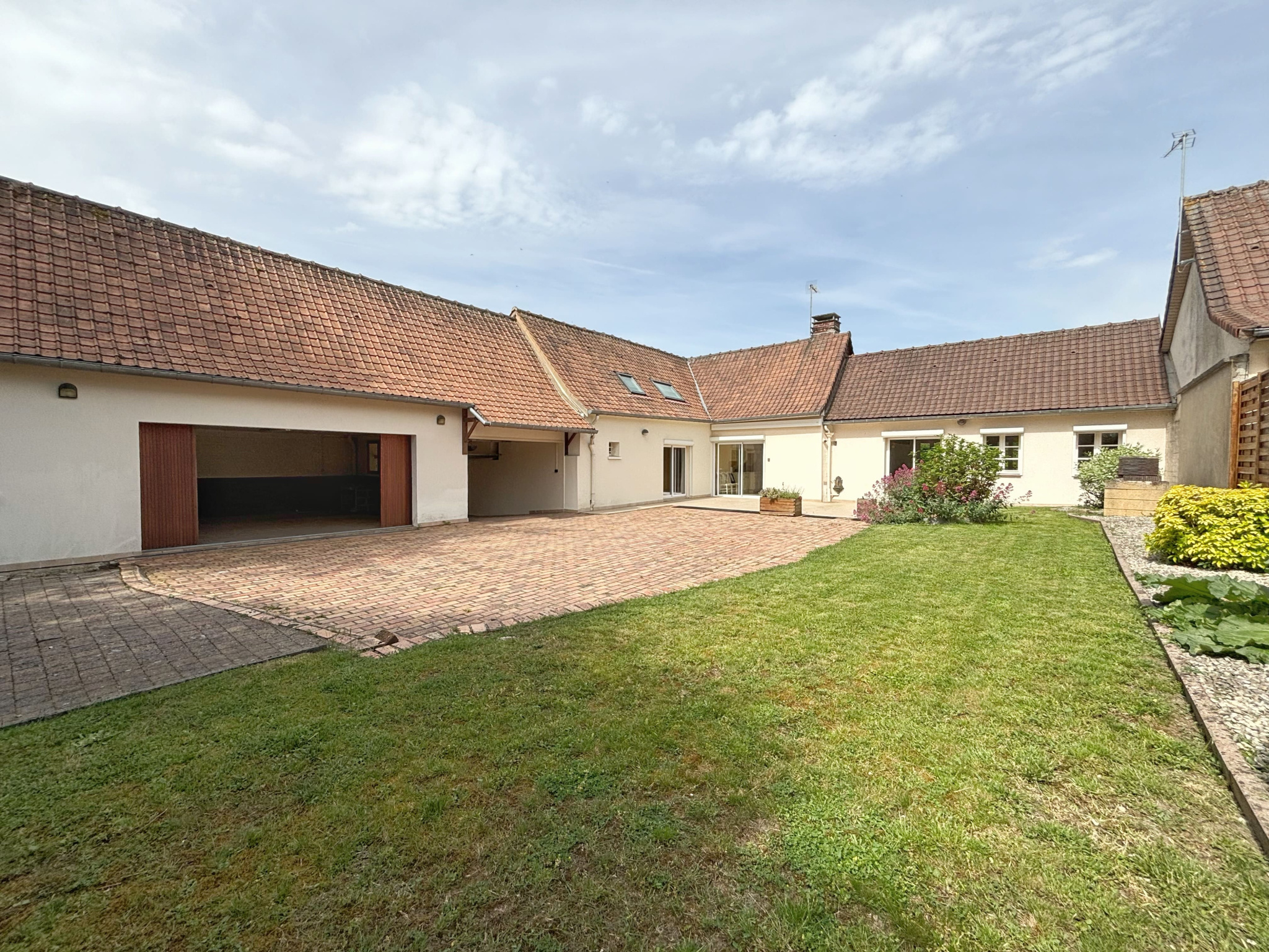 Immo80 – L'immobilier à Amiens et dans la Somme-MAISON – 5 chambres – 159 M2 – JARDIN – GARAGE