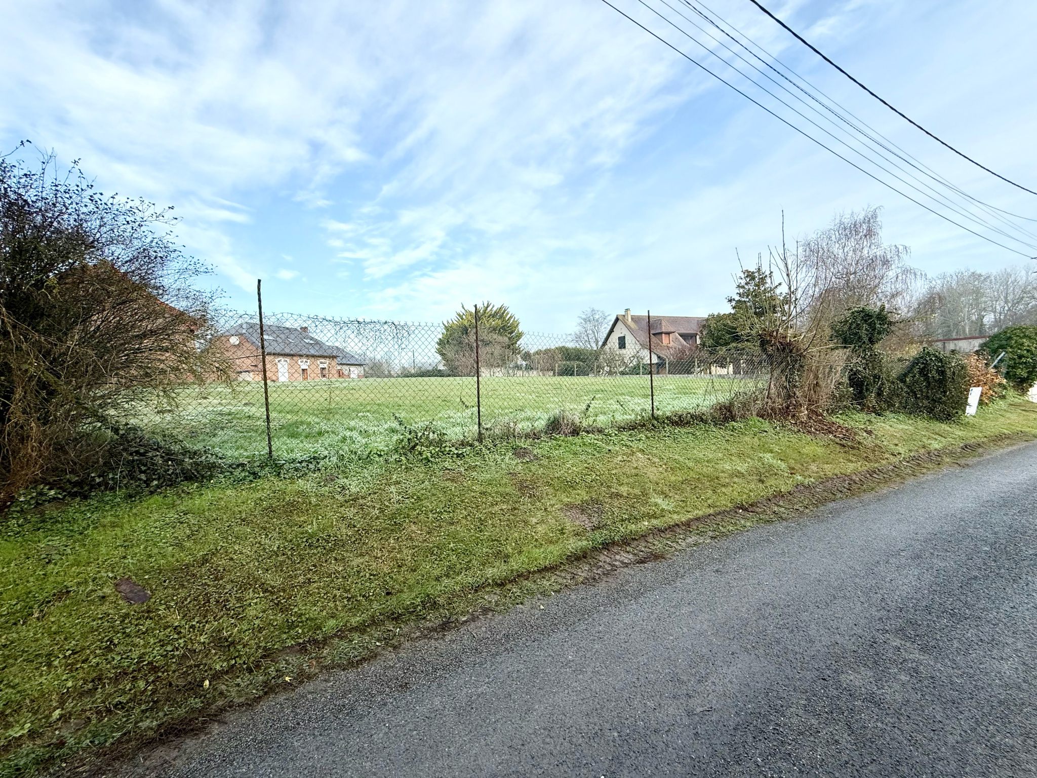 Immo80 – L'immobilier à Amiens et dans la Somme-LIANCOURT-FOSSE – TERRAIN A BATIR – 715m2