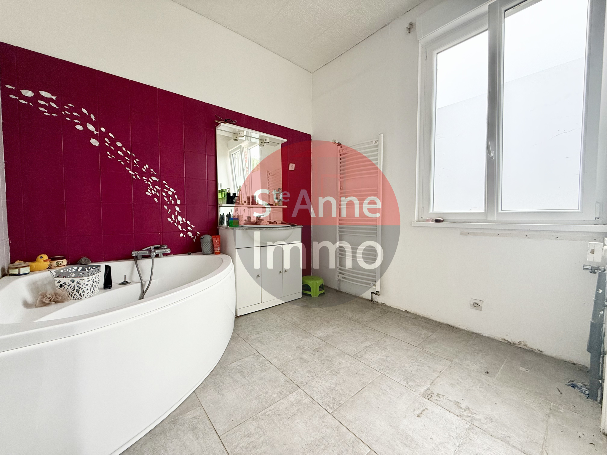 Immo80 – L'immobilier à Amiens et dans la Somme-HATTENCOURT – MAISON MITOYENNE – 5 CHAMBRES – GARAGE – JARDIN