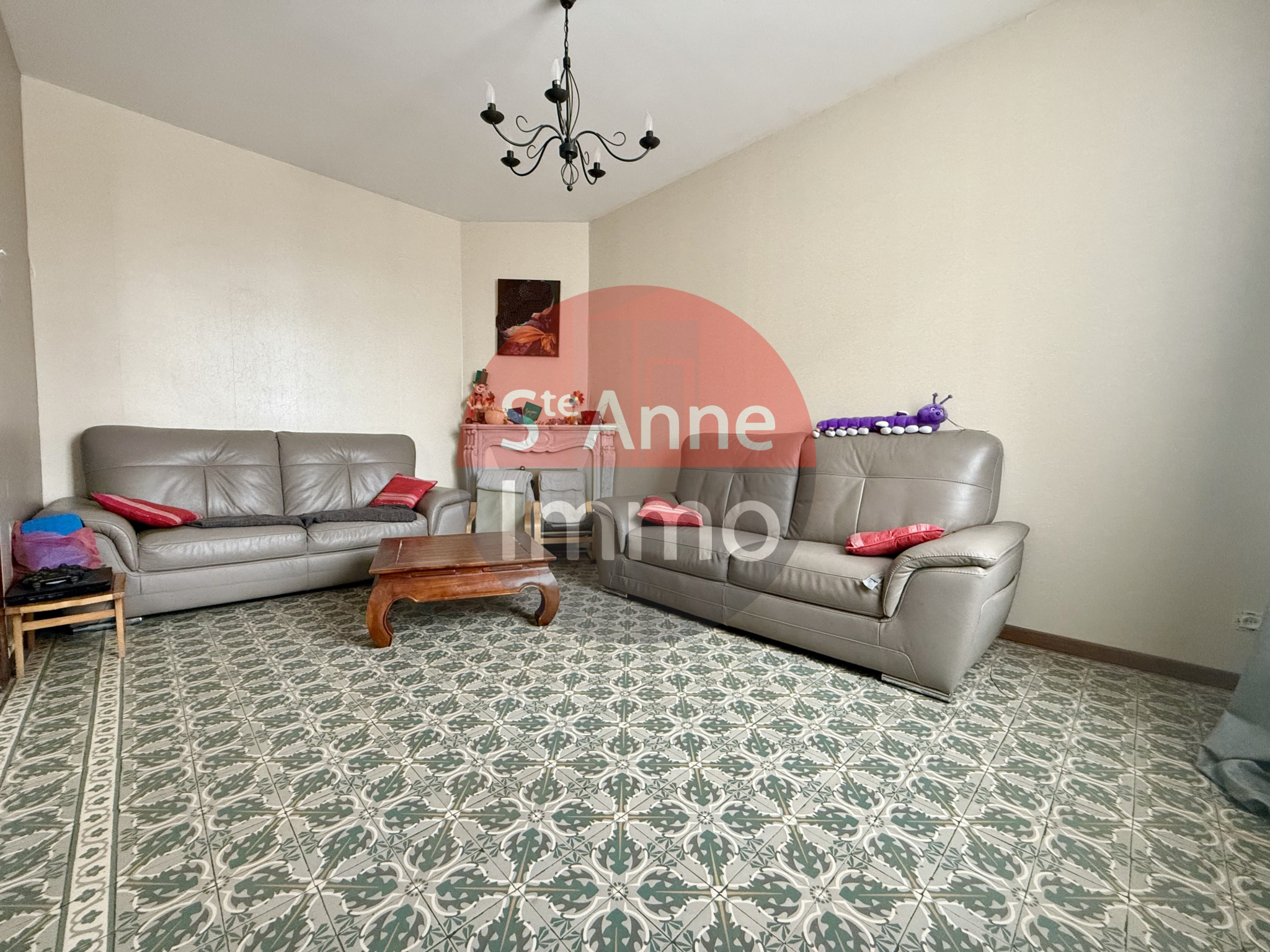 Immo80 – L'immobilier à Amiens et dans la Somme-HATTENCOURT – MAISON MITOYENNE – 5 CHAMBRES – GARAGE – JARDIN