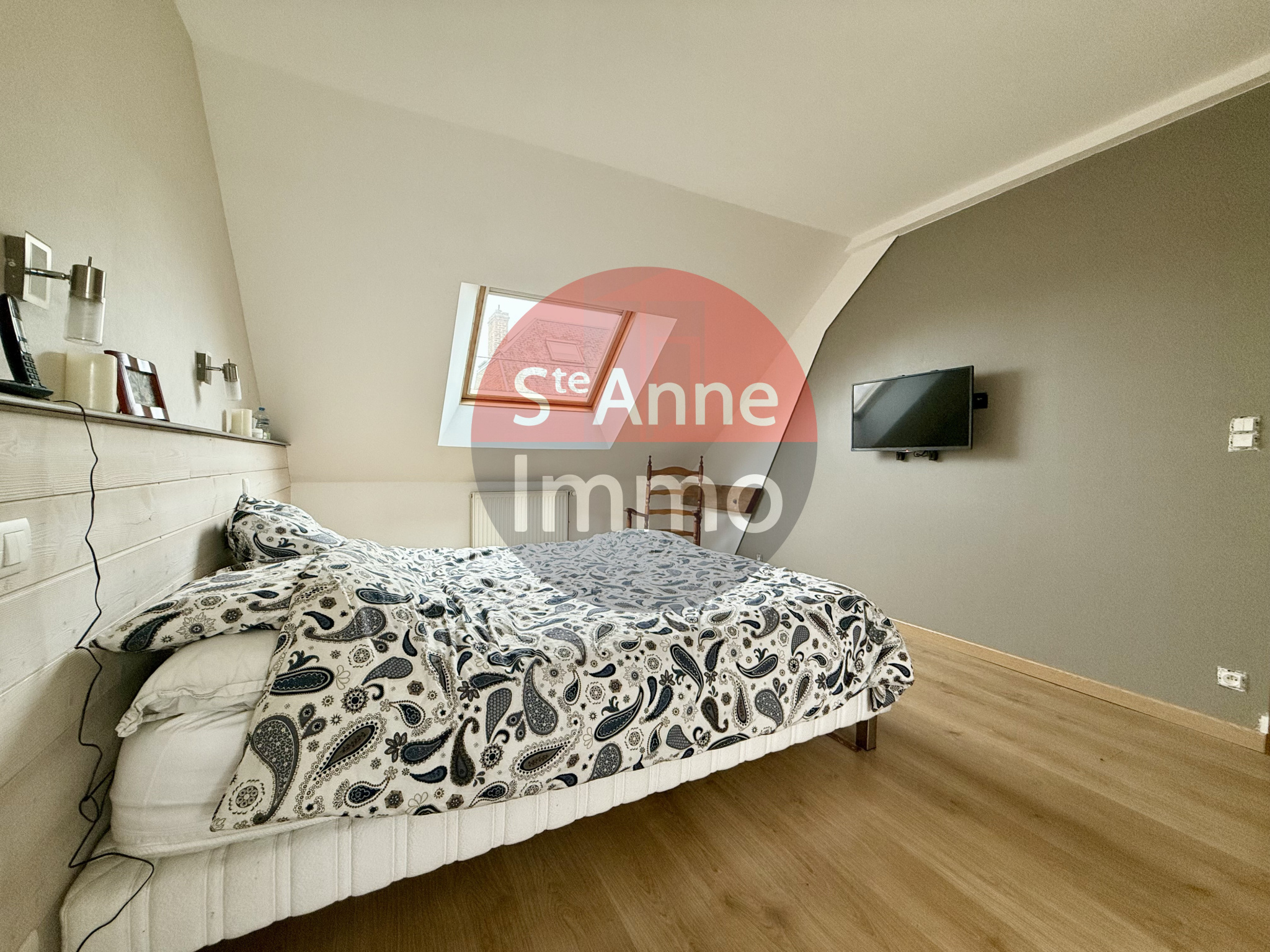 Immo80 – L'immobilier à Amiens et dans la Somme-HATTENCOURT – MAISON MITOYENNE – 5 CHAMBRES – GARAGE – JARDIN