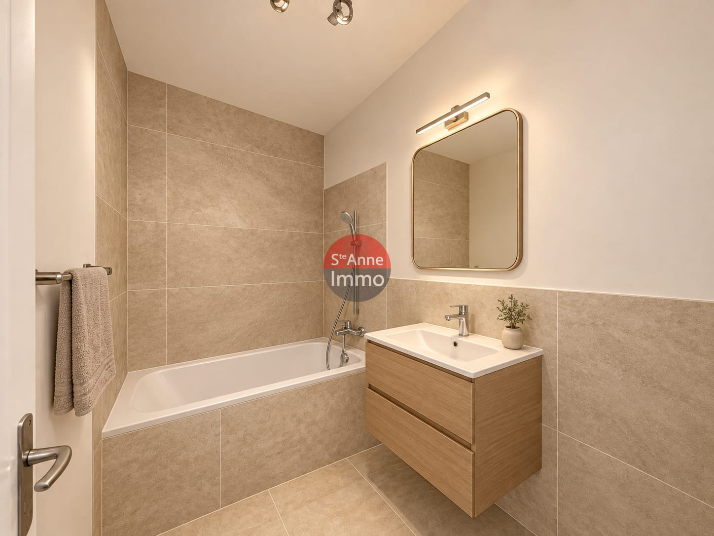 Immo80 – L'immobilier à Amiens et dans la Somme-AMIENS – HENRIVILLE – STUDIO – 42m2 – PARKING SÉCURISÉ – CAVE