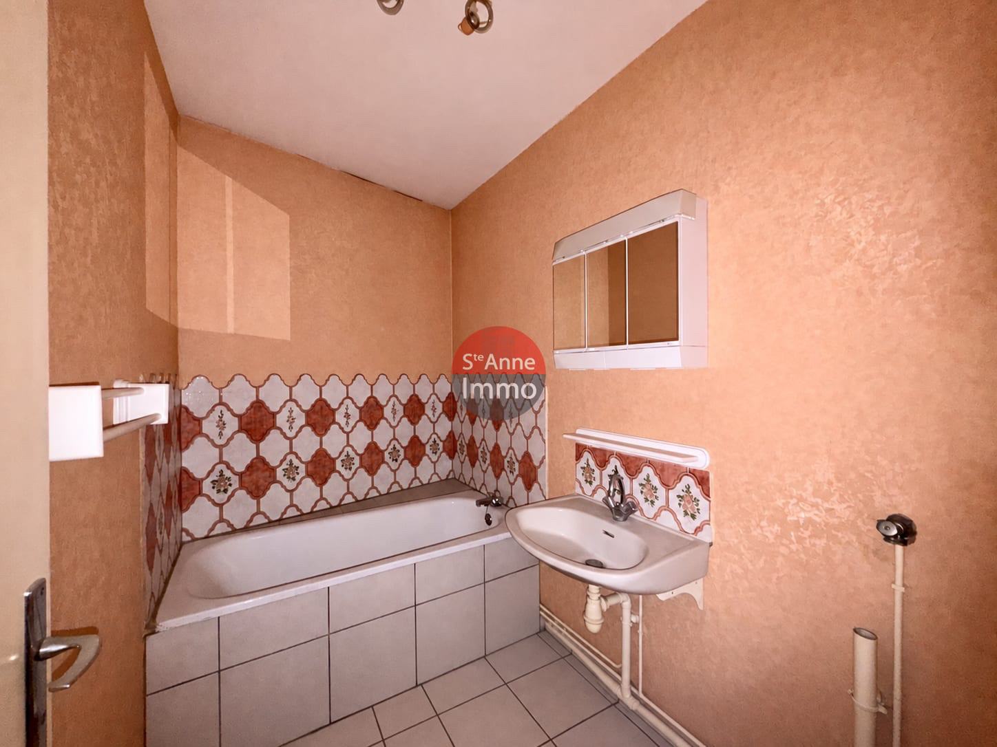 Immo80 – L'immobilier à Amiens et dans la Somme-AMIENS – HENRIVILLE – STUDIO – 42m2 – PARKING SÉCURISÉ – CAVE
