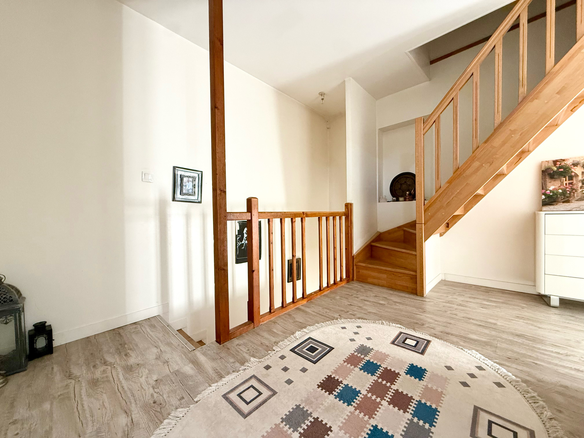 Immo80 – L'immobilier à Amiens et dans la Somme-FOUILLOY – MAISON SEMI MITOYENNE – 4 CHAMBRES – JARDIN – DEPENDANCE