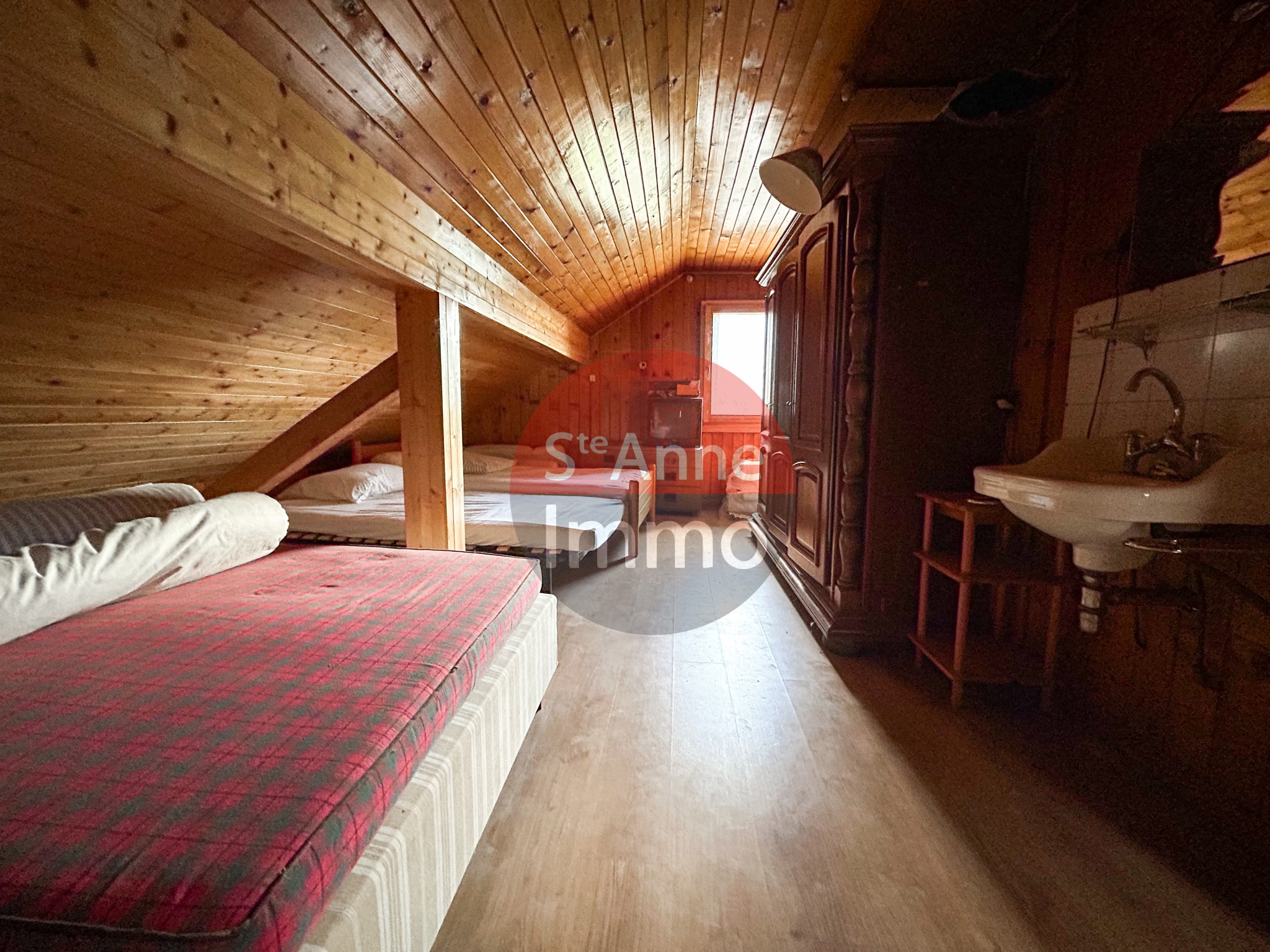 Immo80 – L'immobilier à Amiens et dans la Somme-SAMOENS – CHALET – 4 CHAMBRES – GARAGE – JARDIN – COUR