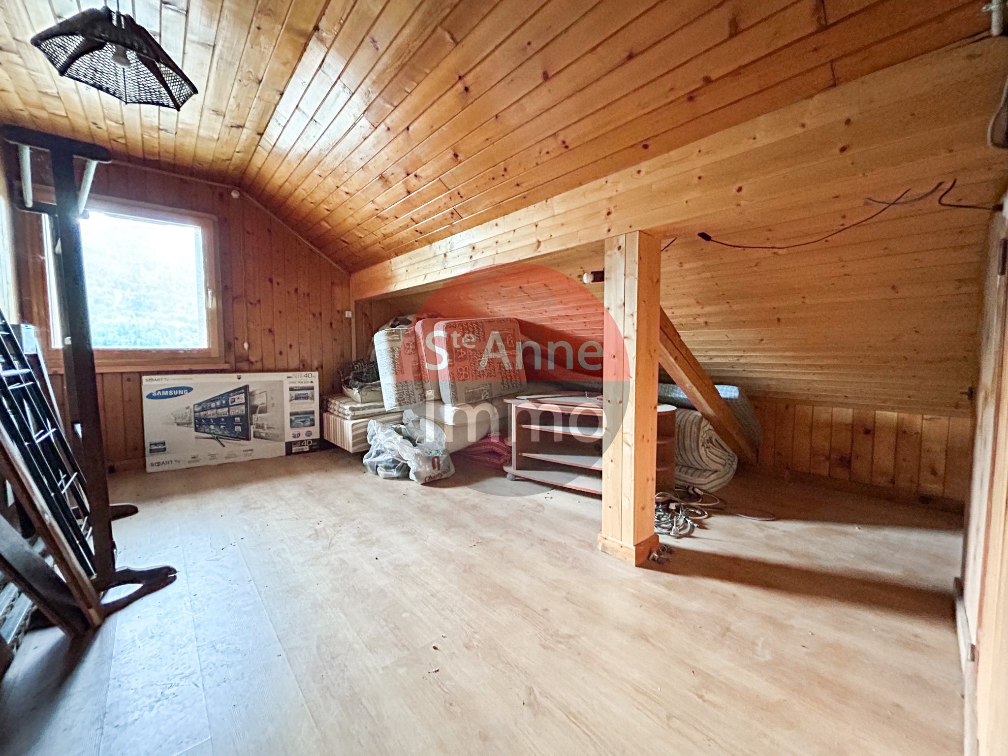 Immo80 – L'immobilier à Amiens et dans la Somme-SAMOENS – CHALET – 4 CHAMBRES – GARAGE – JARDIN – COUR