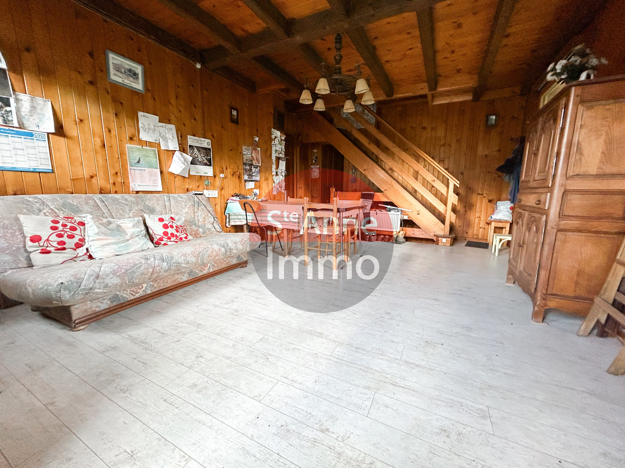 Immo80 – L'immobilier à Amiens et dans la Somme-SAMOENS – CHALET – 4 CHAMBRES – GARAGE – JARDIN – COUR