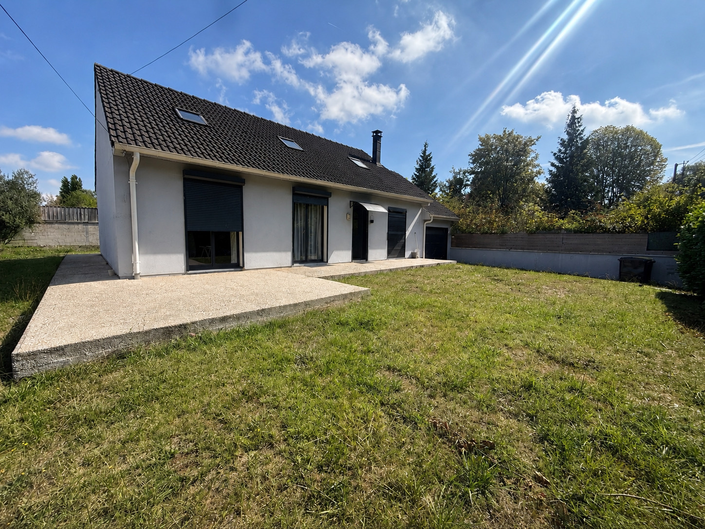 Immo80 – L'immobilier à Amiens et dans la Somme-AMIENS – QUARTIER GARE LA VALLÉE – PAVILLON INDIVIDUEL AVEC ETAGE – JARDIN – GARAGE – DEPENDANCES – TERRASSE