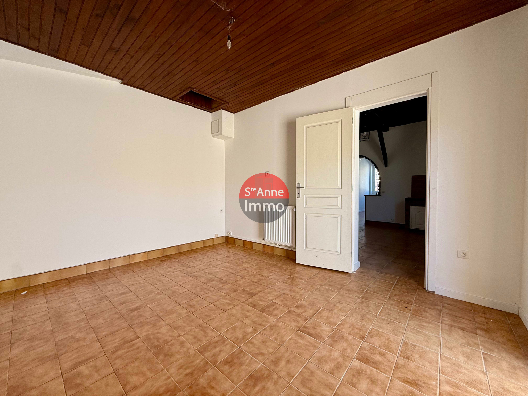 Immo80 – L'immobilier à Amiens et dans la Somme-MEHARICOURT – MAISON – 110m2 – 4 CHAMBRES – AUTONOMIE DE PLAIN PIED – JARDIN – DEPENDANCES