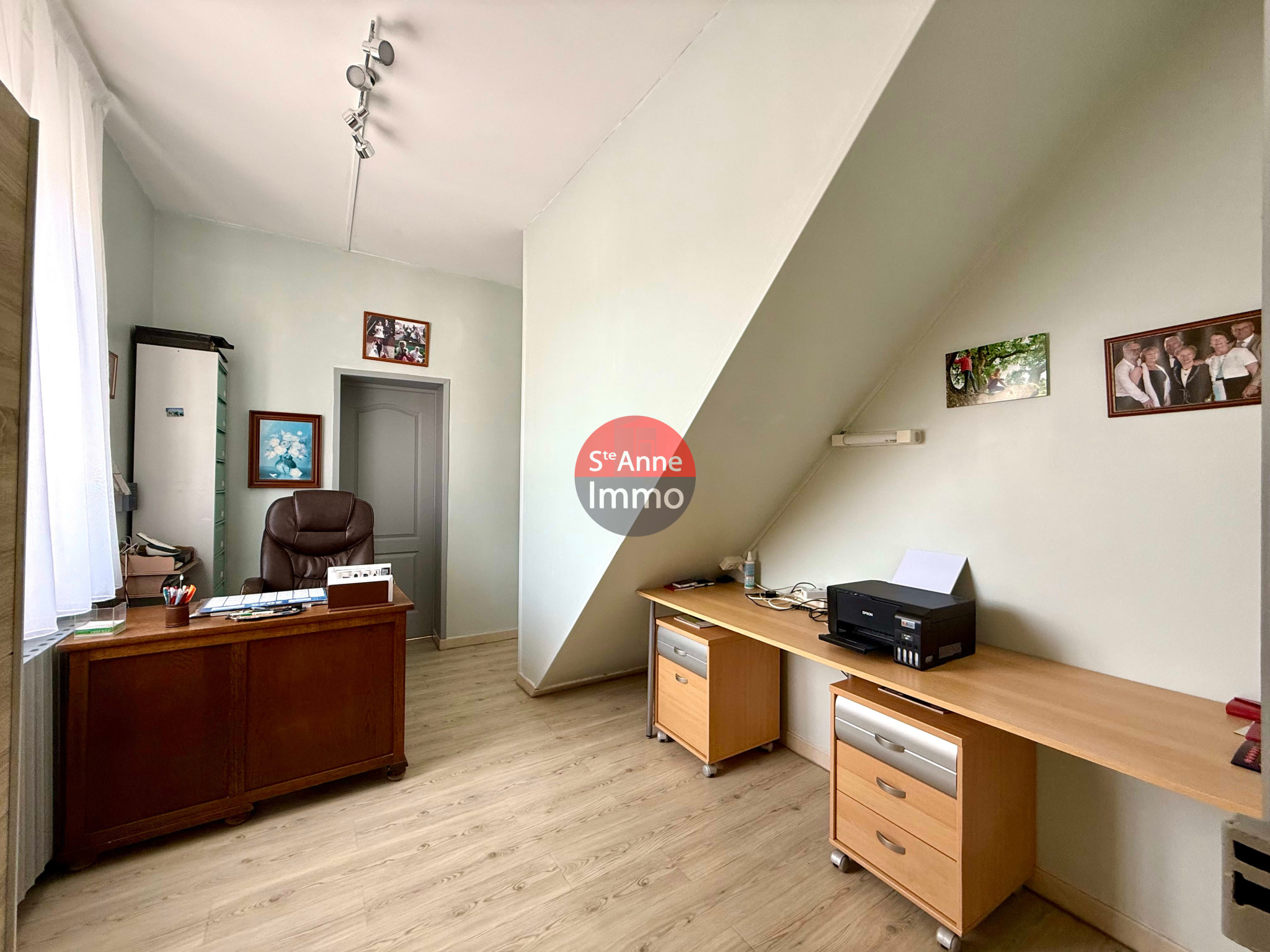 Immo80 – L'immobilier à Amiens et dans la Somme-DAMERY – CORPS DE FERME – 5 CHAMBRES – AUTONOMIE DE PLAIN PIED – DEPENDANCES – GARAGE – JARDIN – COUR – CAVE