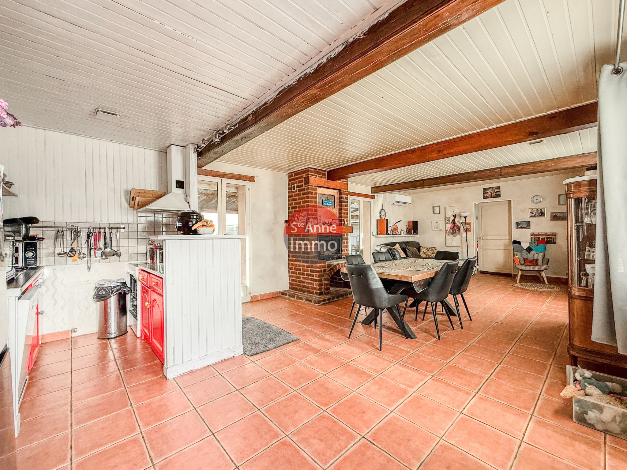 Immo80 – L'immobilier à Amiens et dans la Somme-MAISON SEMI MITOYENNE – PLAIN PIED – 3 CHAMBRES – GARAGE – JARDIN – TERRASSE