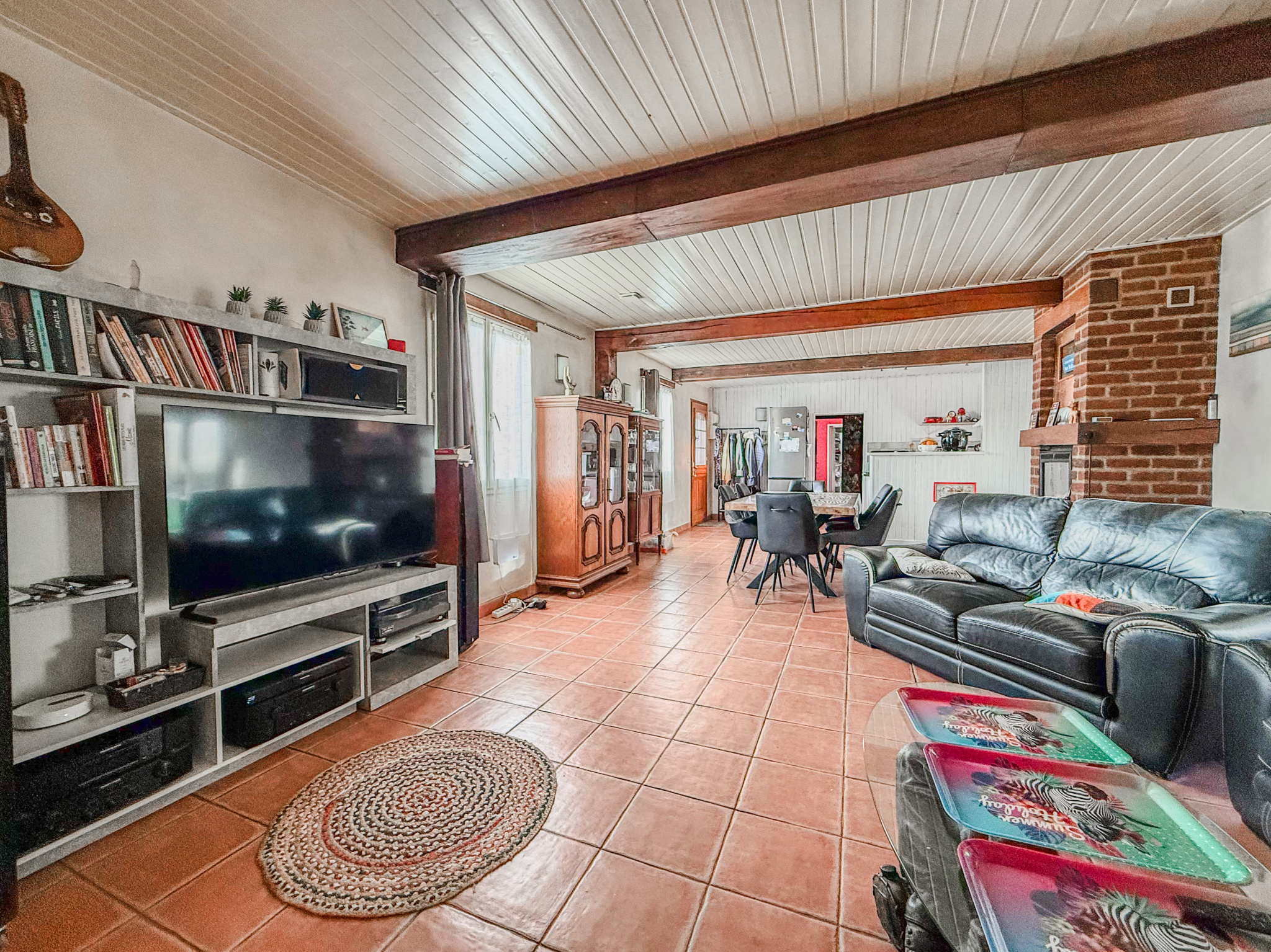 Immo80 – L'immobilier à Amiens et dans la Somme-MAISON SEMI MITOYENNE – PLAIN PIED – 3 CHAMBRES – GARAGE – JARDIN – TERRASSE