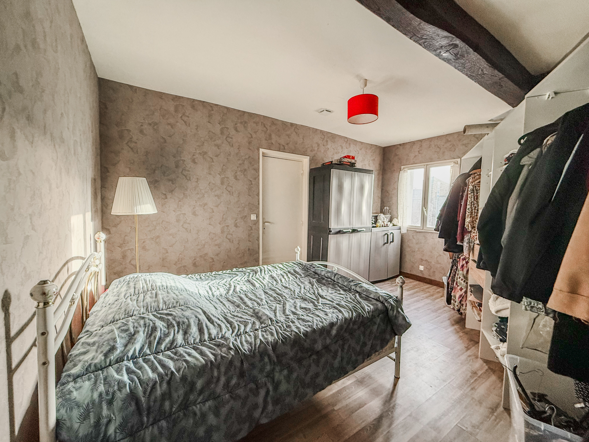 Immo80 – L'immobilier à Amiens et dans la Somme-MAISON SEMI MITOYENNE – PLAIN PIED – 3 CHAMBRES – GARAGE – JARDIN – TERRASSE