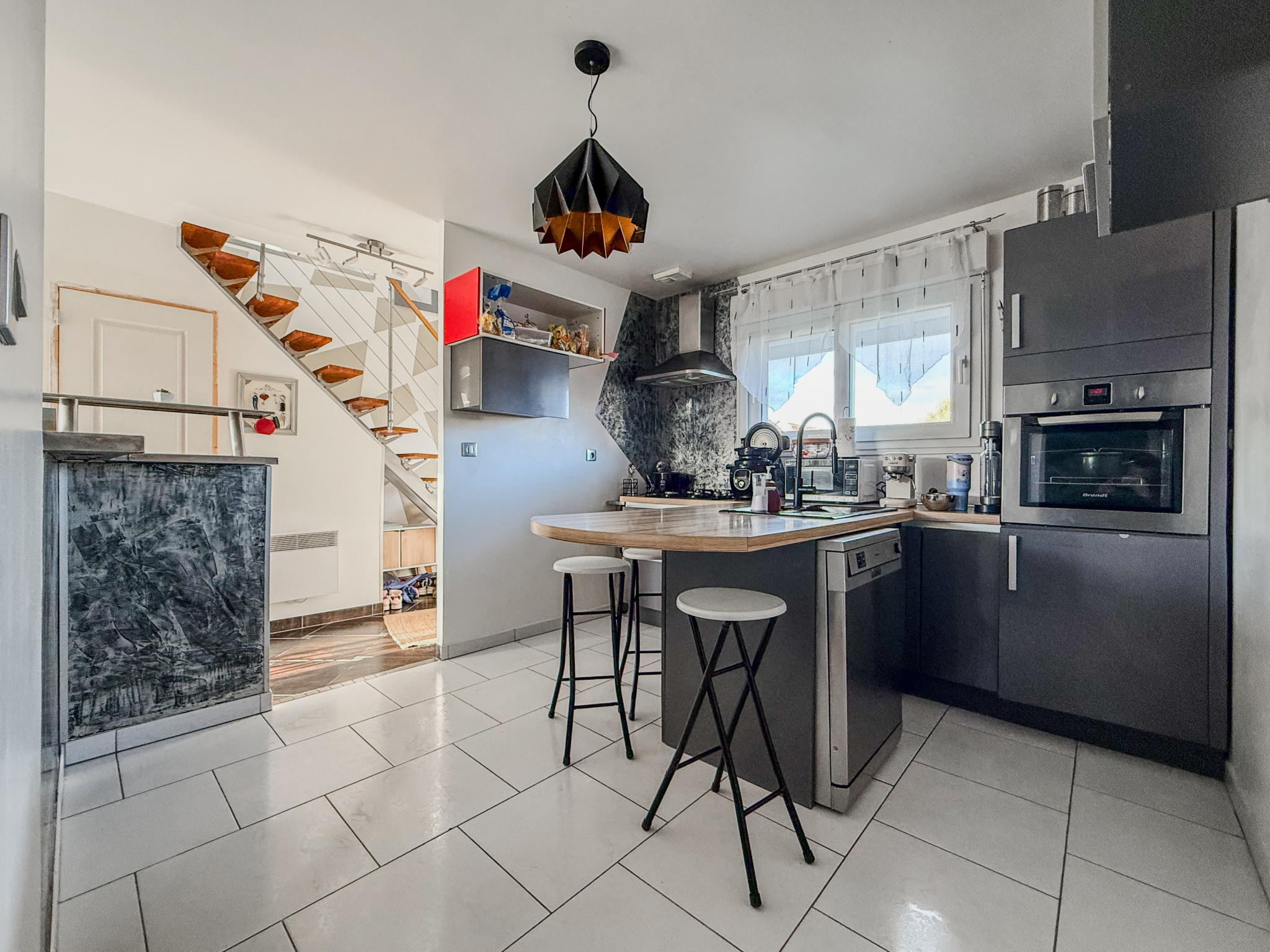 Immo80 – L'immobilier à Amiens et dans la Somme-ROSIERES-EN-SANTERRE – MAISON – 4 CHAMBRES – AUTONOMIE DE PLAIN PIED – GARAGE – TERRASSE – COUR