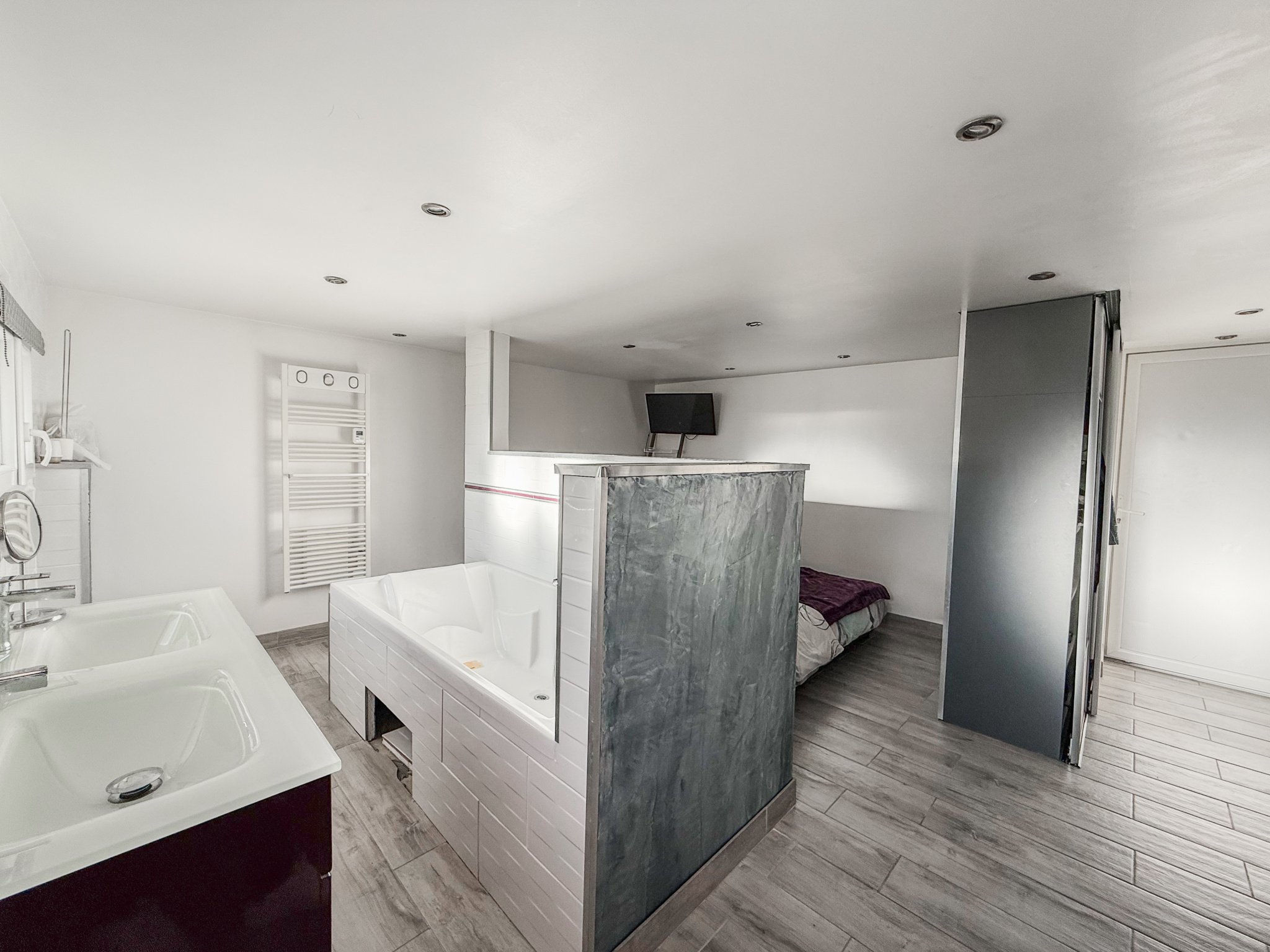 Immo80 – L'immobilier à Amiens et dans la Somme-ROSIERES-EN-SANTERRE – MAISON – 4 CHAMBRES – AUTONOMIE DE PLAIN PIED – GARAGE – TERRASSE – COUR