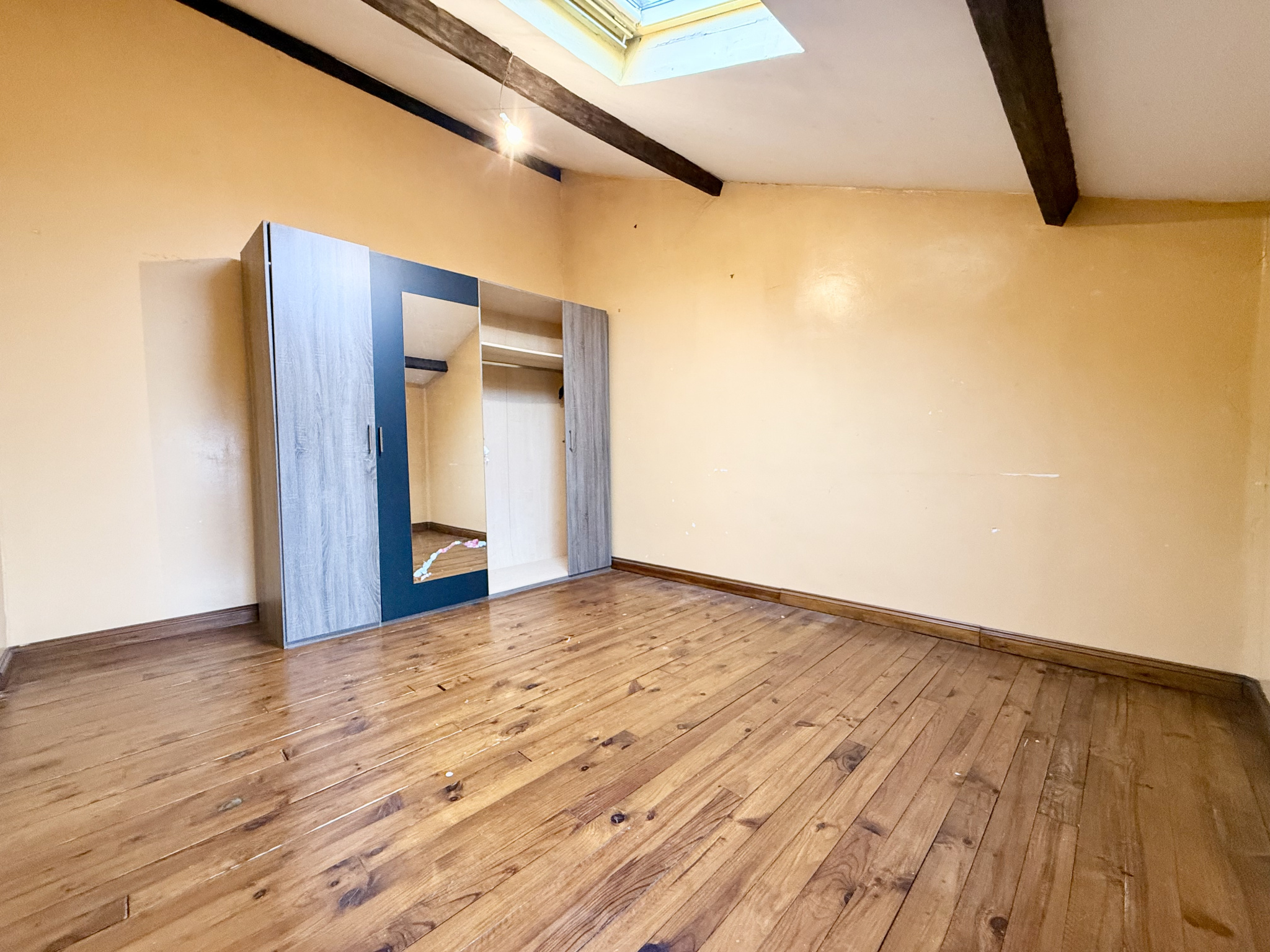 Immo80 – L'immobilier à Amiens et dans la Somme-LE FRESTOY-VAUX – CORPS DE FERME – DEPENDANCES – APT T3 A RENOVER – COUR – JARDIN