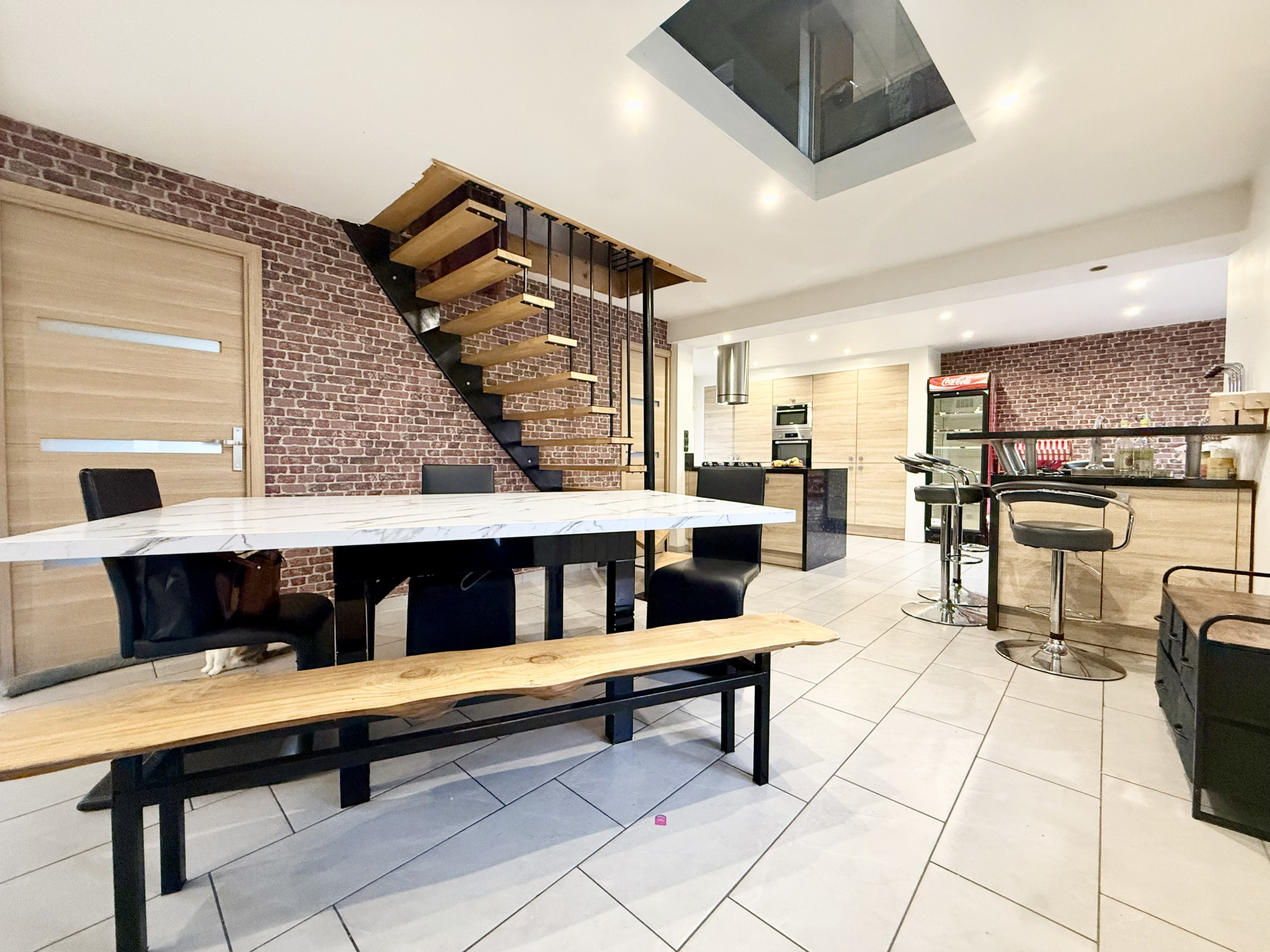 Immo80 – L'immobilier à Amiens et dans la Somme-LE FRESTOY-VAUX – CORPS DE FERME – DEPENDANCES – APT T3 A RENOVER – COUR...