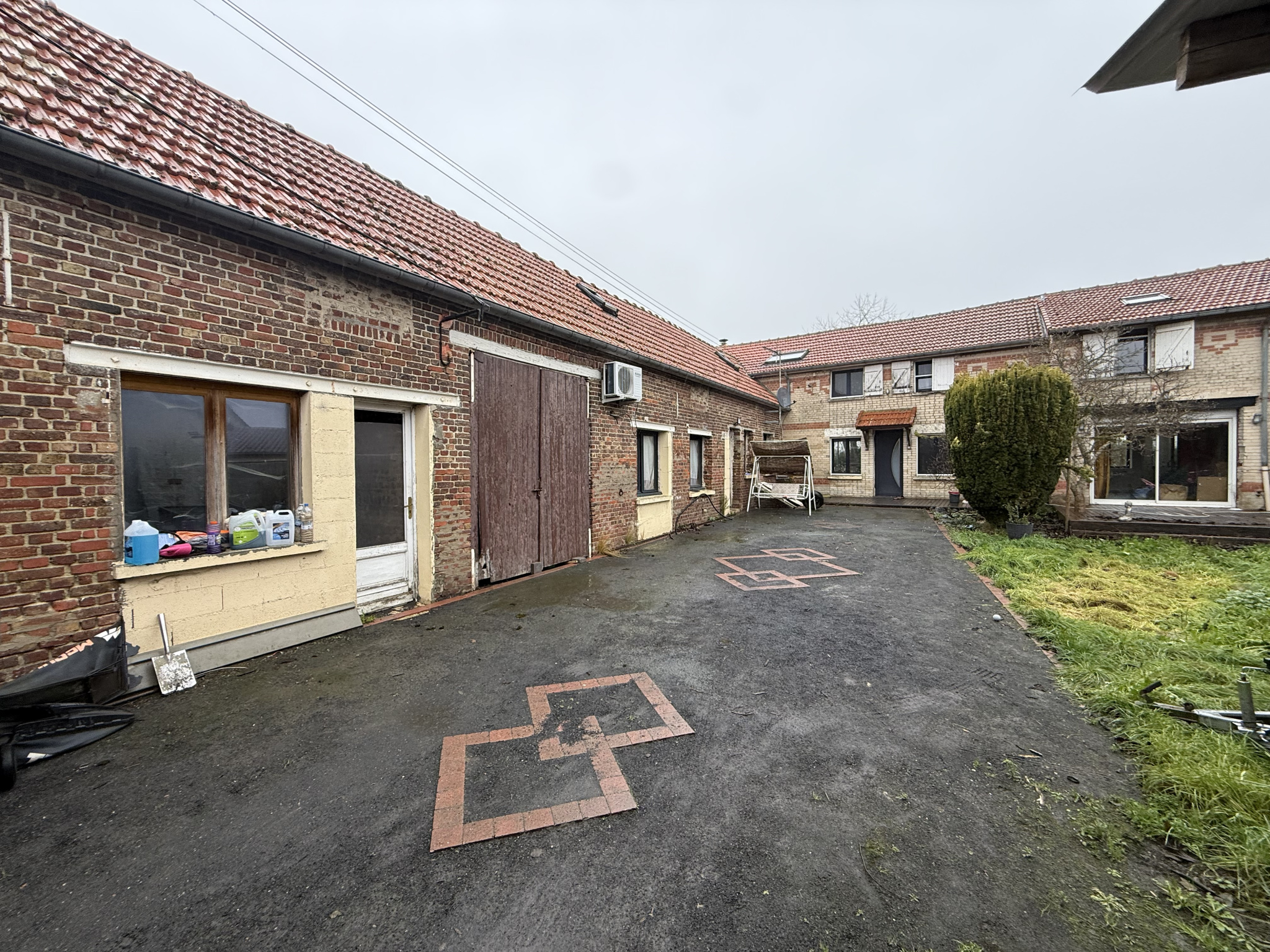 Immo80 – L'immobilier à Amiens et dans la Somme-LE FRESTOY-VAUX – CORPS DE FERME – DEPENDANCES – APT T3 A RENOVER – COUR – JARDIN