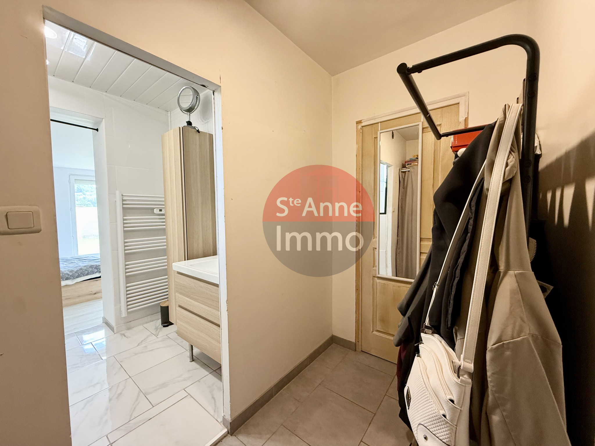 Immo80 – L'immobilier à Amiens et dans la Somme-CERISY – 102 m2 – MAISON INDIVIDUELLE – PLAIN PIED – 3 CHAMBRES – GARAGE – JARDIN – COUR