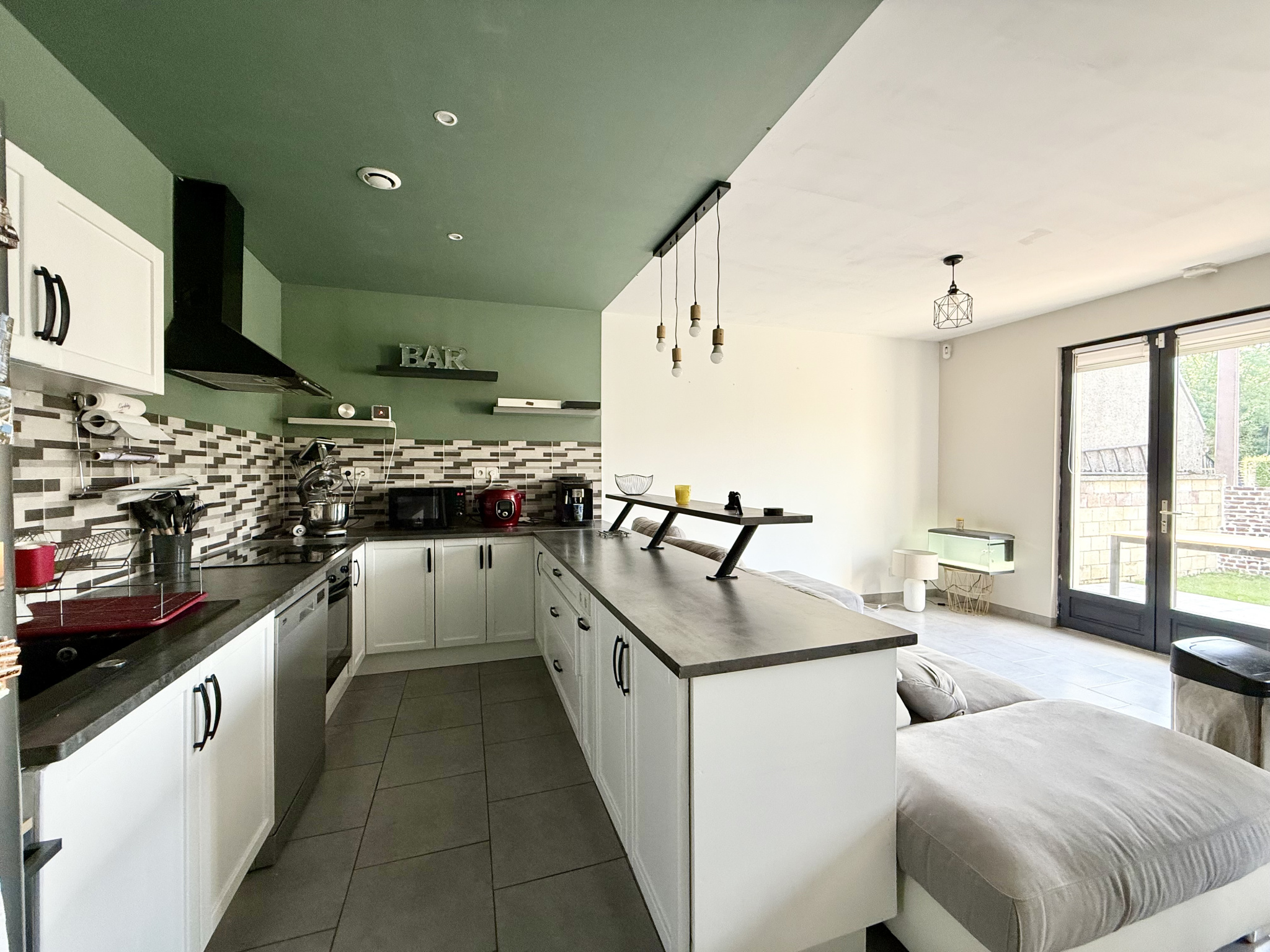 Immo80 – L'immobilier à Amiens et dans la Somme-CERISY – 102 m2 – MAISON INDIVIDUELLE – PLAIN PIED – 3 CHAMBRES – GARAGE – JARDIN – COUR