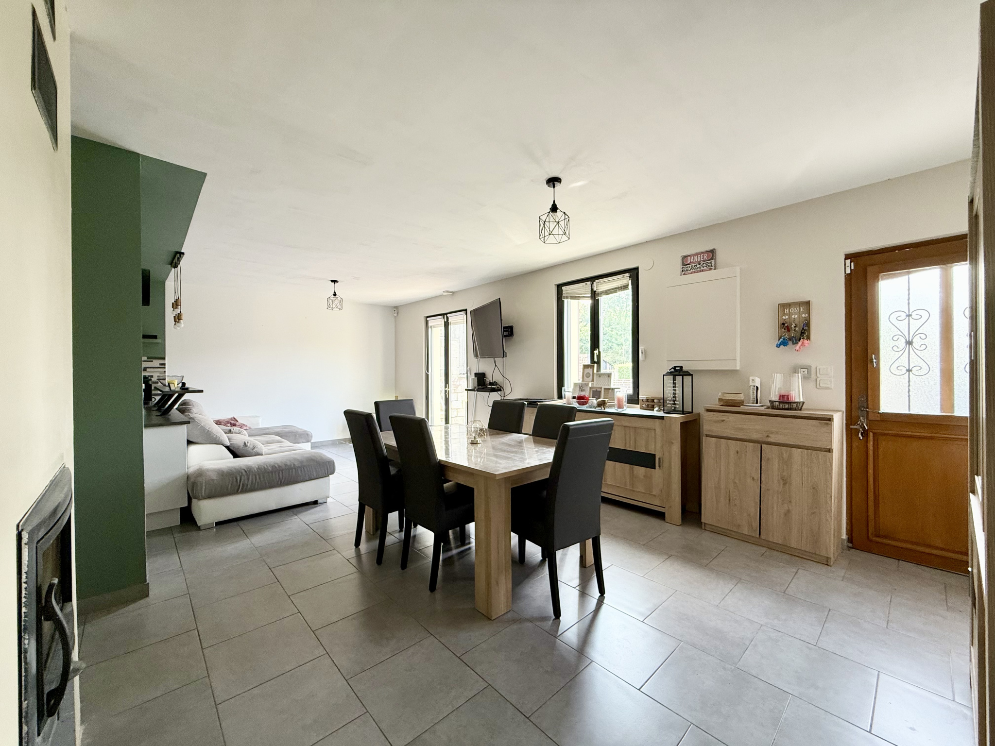 Immo80 – L'immobilier à Amiens et dans la Somme-CERISY – 102 m2 – MAISON INDIVIDUELLE – PLAIN PIED – 3 CHAMBRES – GARAGE – JARDIN – COUR