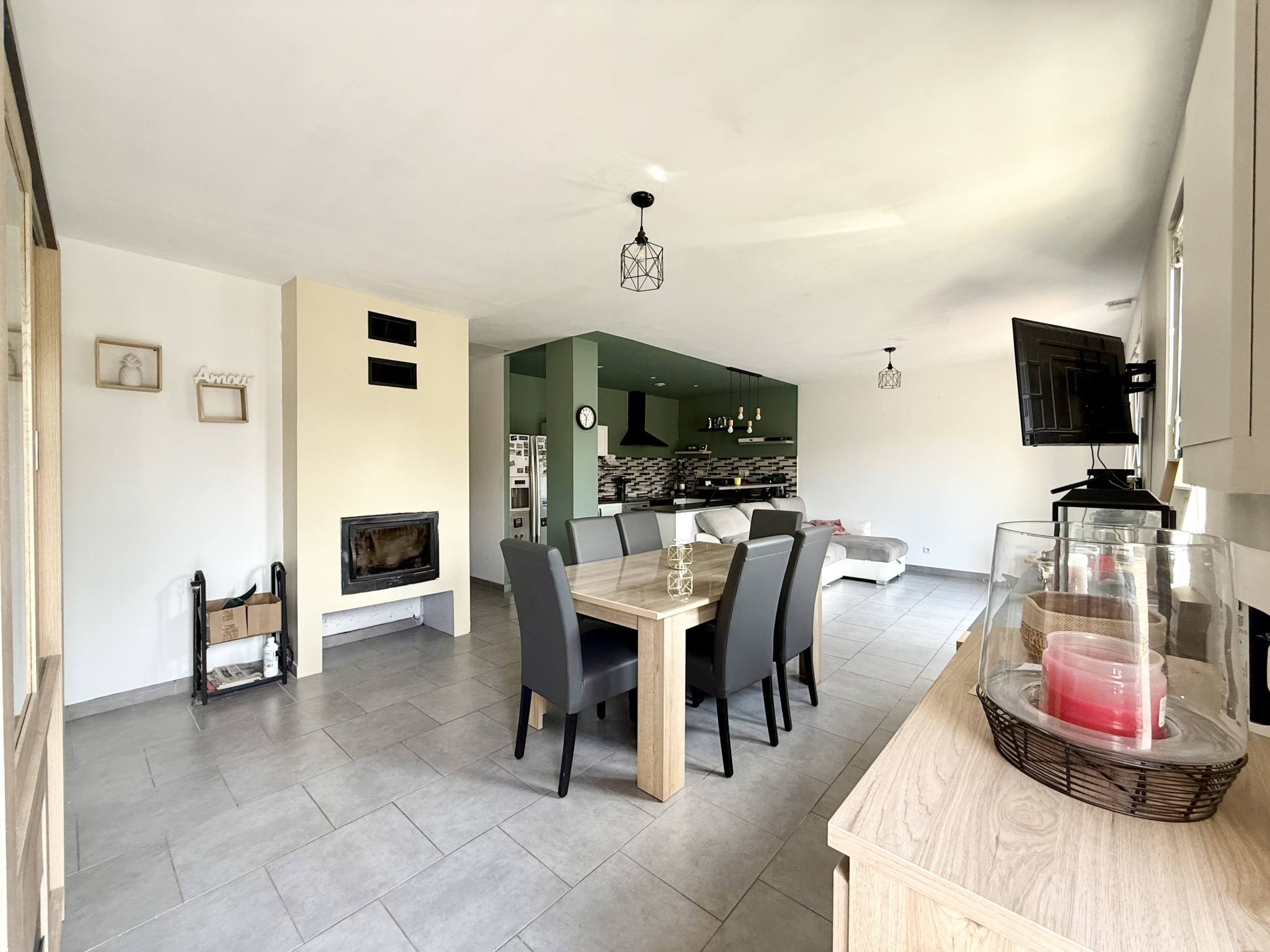 Immo80 – L'immobilier à Amiens et dans la Somme-CERISY – 102 m2 – MAISON INDIVIDUELLE – PLAIN PIED – 3 CHAMBRES – GARAGE – JARDIN – COUR