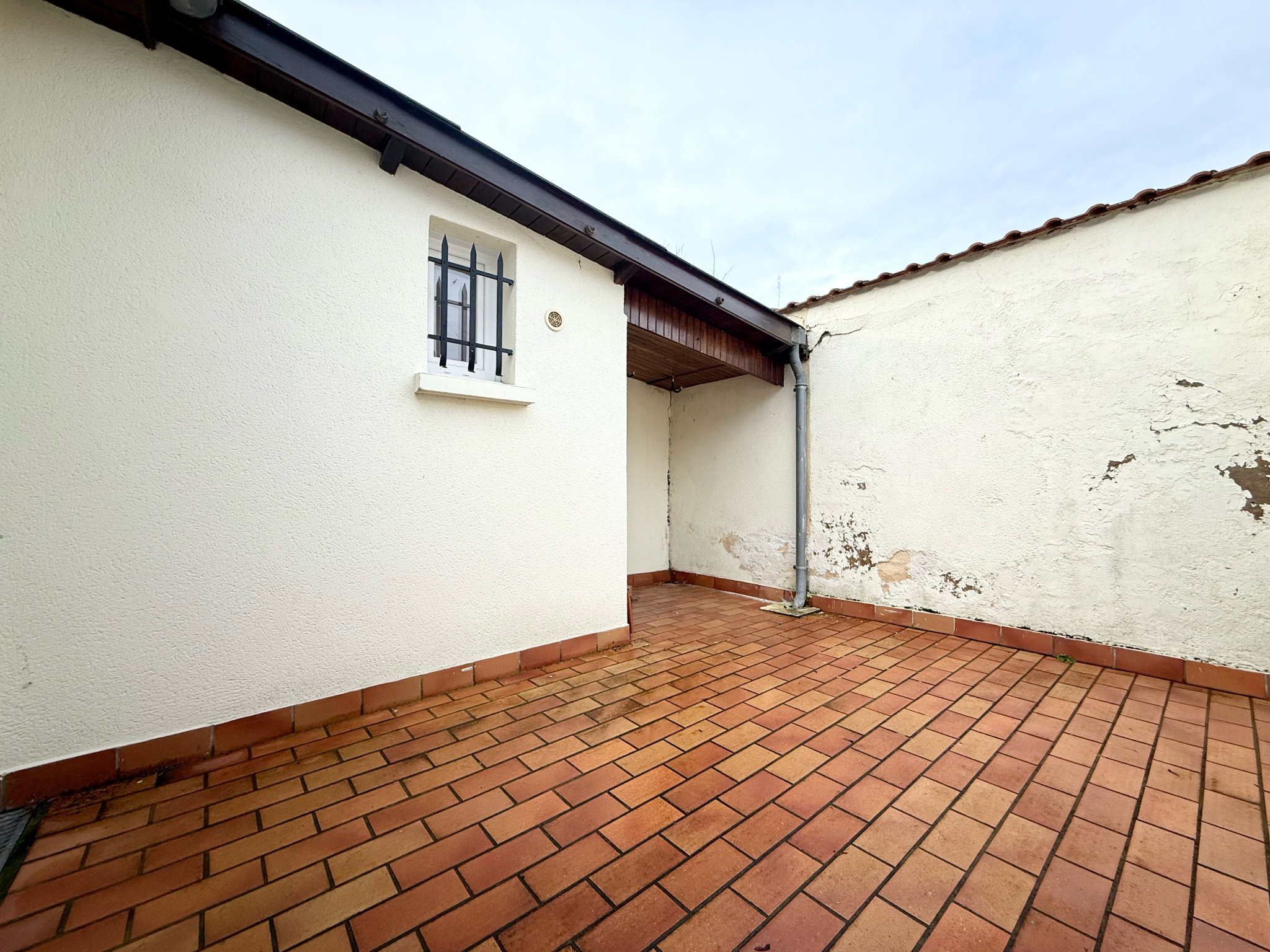 Immo80 – L'immobilier à Amiens et dans la Somme-AMIENS – QUARTIER ST HONORE – AMIENOISE – 3 CHAMBRES – COUR