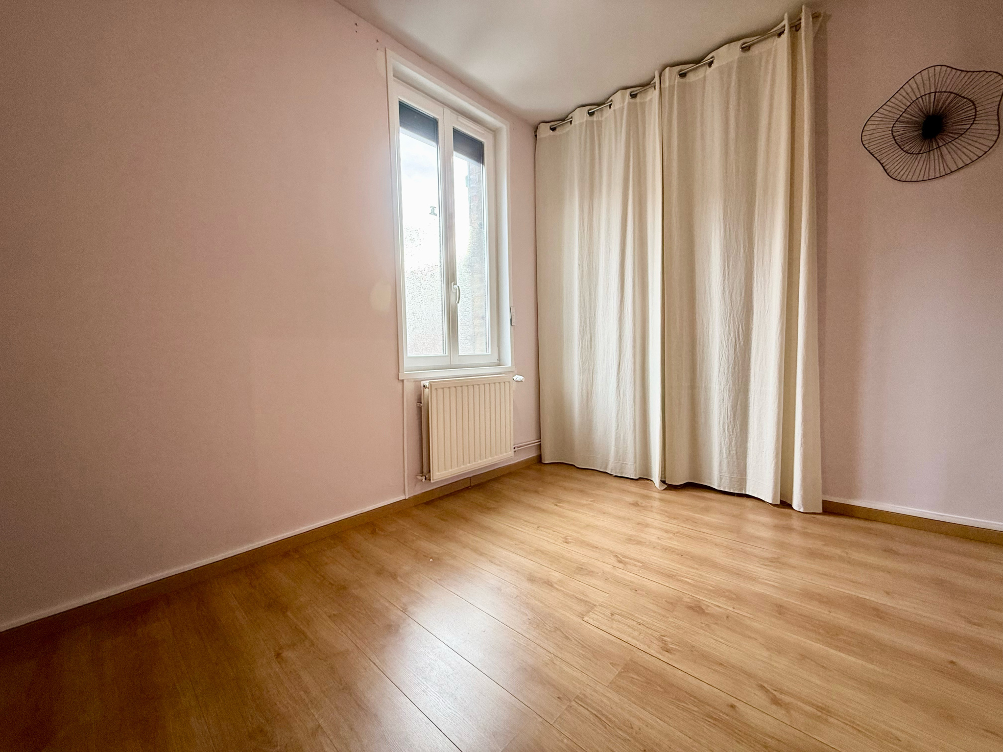 Immo80 – L'immobilier à Amiens et dans la Somme-AMIENS – QUARTIER ST HONORE – AMIENOISE – 3 CHAMBRES – COUR