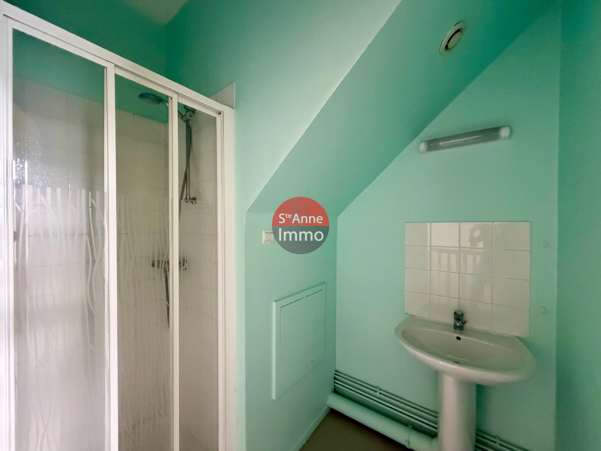 Immo80 – L'immobilier à Amiens et dans la Somme-FLAUCOURT – MAISON MITOYENNE – 57m2 – 2 CHAMBRES – JARDIN