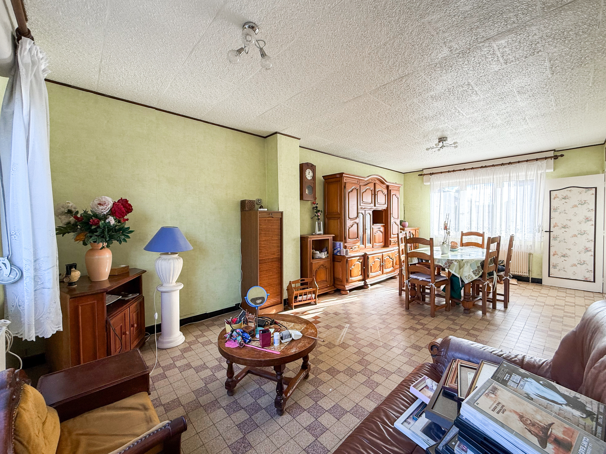 Immo80 – L'immobilier à Amiens et dans la Somme-ROSIERES-EN-SANTERRE – MAISON MITOYENNE – 3 CHAMBRES – GARAGE – JARDIN