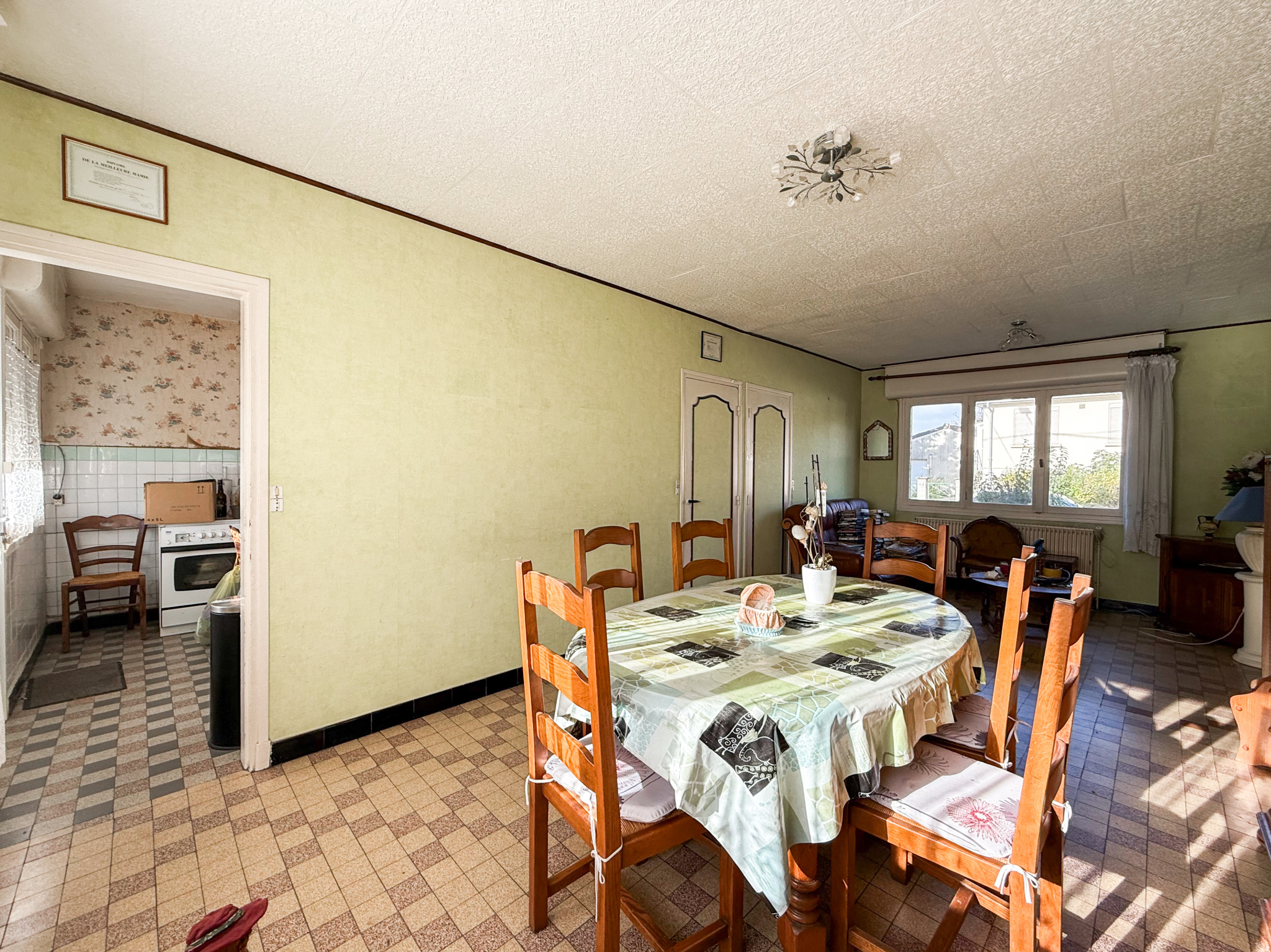 Immo80 – L'immobilier à Amiens et dans la Somme-ROSIERES-EN-SANTERRE – MAISON MITOYENNE – 3 CHAMBRES – GARAGE – JARDIN