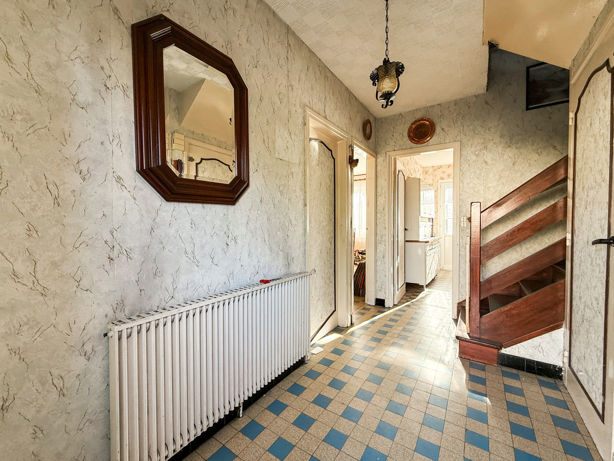 Immo80 – L'immobilier à Amiens et dans la Somme-ROSIERES-EN-SANTERRE – MAISON MITOYENNE – 3 CHAMBRES – GARAGE – JARDIN