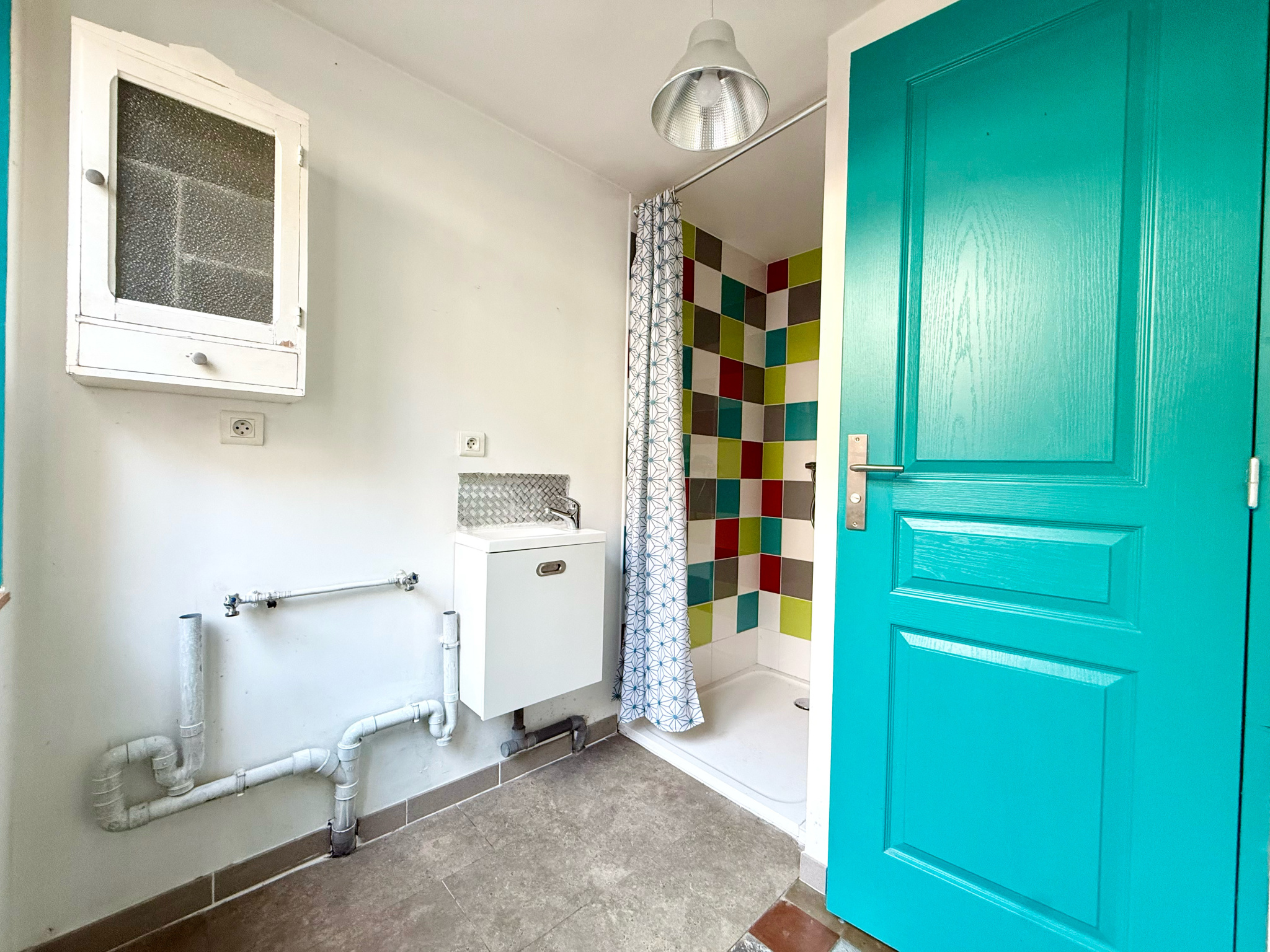 Immo80 – L'immobilier à Amiens et dans la Somme-BOVES – MAISON MITOYENNE – 3 CHAMBRES – JARDIN – TERRASSE – CAVE – DEPENDANCE