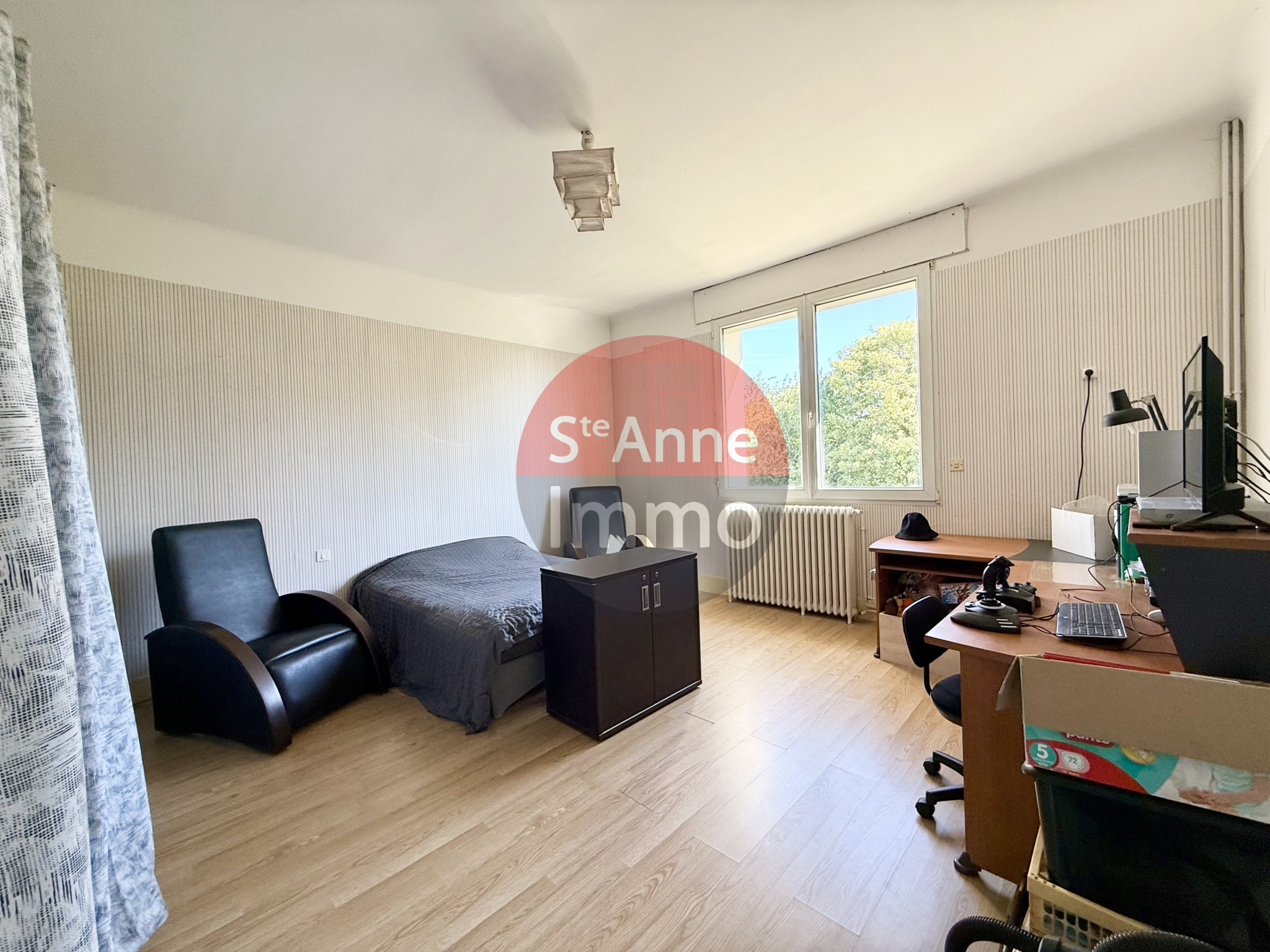Immo80 – L'immobilier à Amiens et dans la Somme-ROSIERES-EN-SANTERRE – 205m2 – MAISON INDIVIDUELLE – 5 CHAMBRES – GARAGE – CAVE