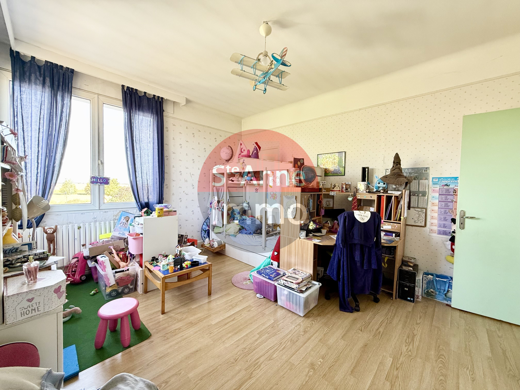 Immo80 – L'immobilier à Amiens et dans la Somme-ROSIERES-EN-SANTERRE – 205m2 – MAISON INDIVIDUELLE – 5 CHAMBRES – GARAGE – CAVE