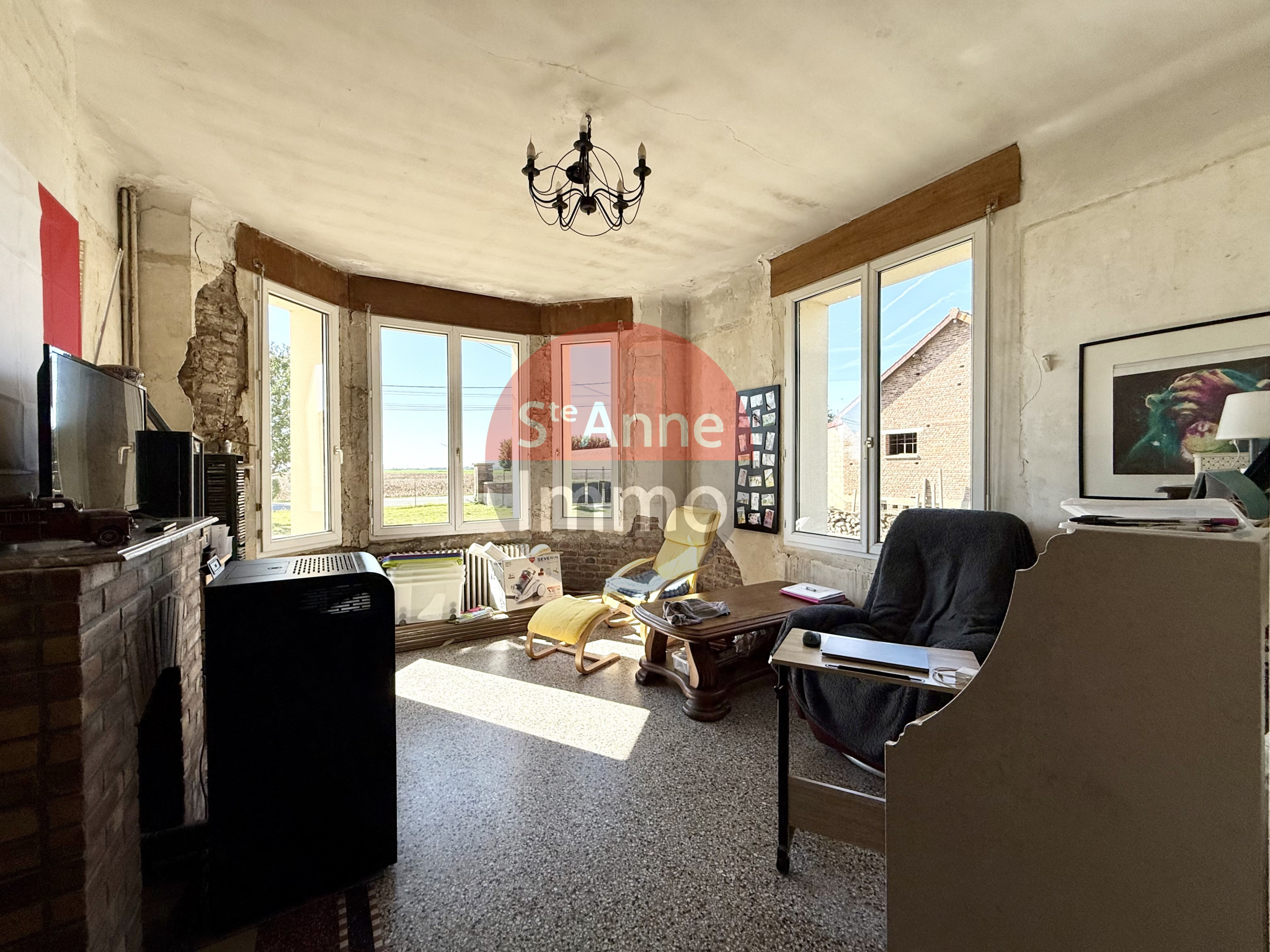 Immo80 – L'immobilier à Amiens et dans la Somme-ROSIERES-EN-SANTERRE – 205m2 – MAISON INDIVIDUELLE – 5 CHAMBRES – GARAGE – CAVE