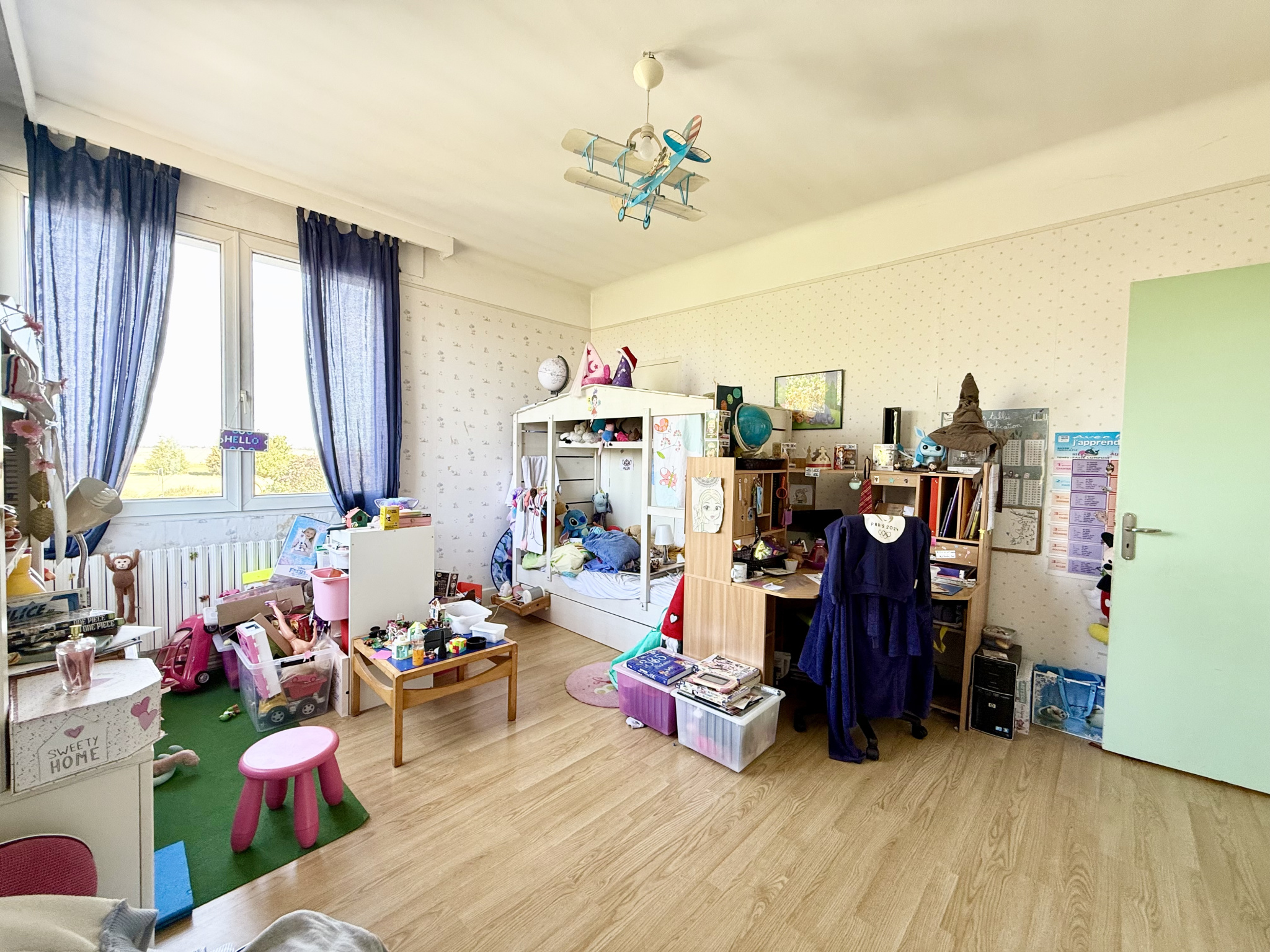 Immo80 – L'immobilier à Amiens et dans la Somme-ROSIERES-EN-SANTERRE – 205m2 – MAISON INDIVIDUELLE – 5 CHAMBRES – GARAGE – CAVE