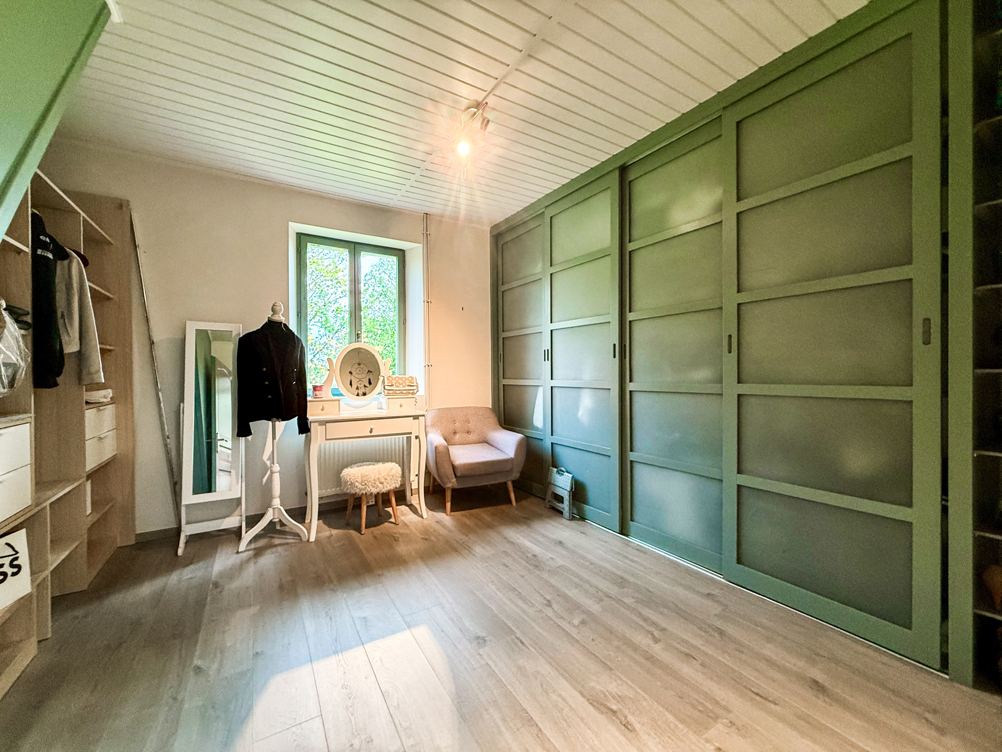 Immo80 – L'immobilier à Amiens et dans la Somme-CAYEUX-EN-SANTERRE – MAISON INDIVIDUELLE – AUTONOMIE DE PLAIN PIED – 5 CHAMBRES – DEPENDANCE – JARDIN – COUR –