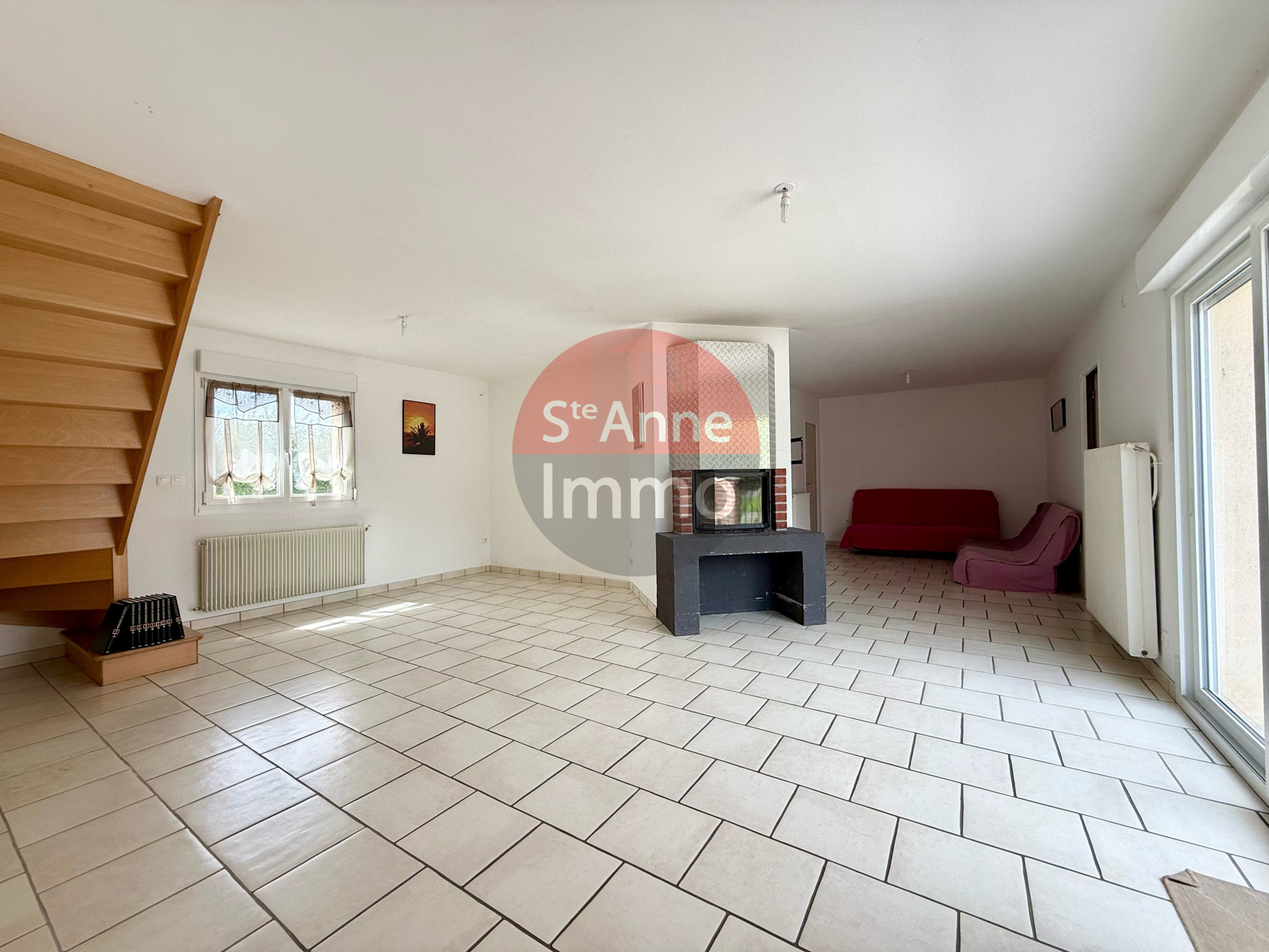 Immo80 – L'immobilier à Amiens et dans la Somme-ROSIERES-EN-SANTERRE – MAISON INDIVIDUELLE – AUTONOMIE DE PLAIN PIED – 4 CHAMBRES – HANGAR – GARAGES – JARDIN