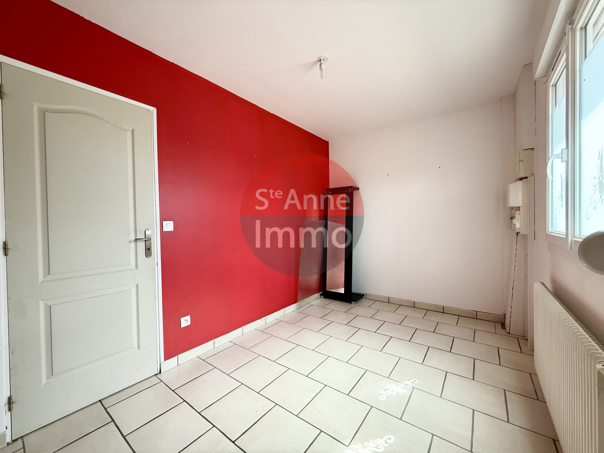 Immo80 – L'immobilier à Amiens et dans la Somme-ROSIERES-EN-SANTERRE – MAISON INDIVIDUELLE – AUTONOMIE DE PLAIN PIED – 4 CHAMBRES – HANGAR – GARAGES – JARDIN