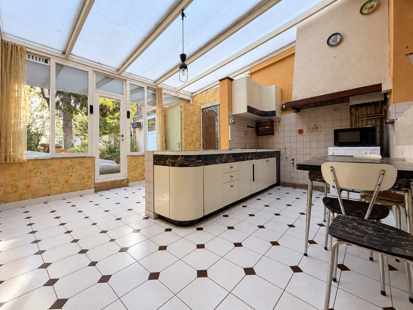 Immo80 – L'immobilier à Amiens et dans la Somme-AMIENS – QUARTIER SAINT PIERRE – AMIENOISE – 3 CHAMBRES – JARDIN – TERRASSE – DEPENDANCE