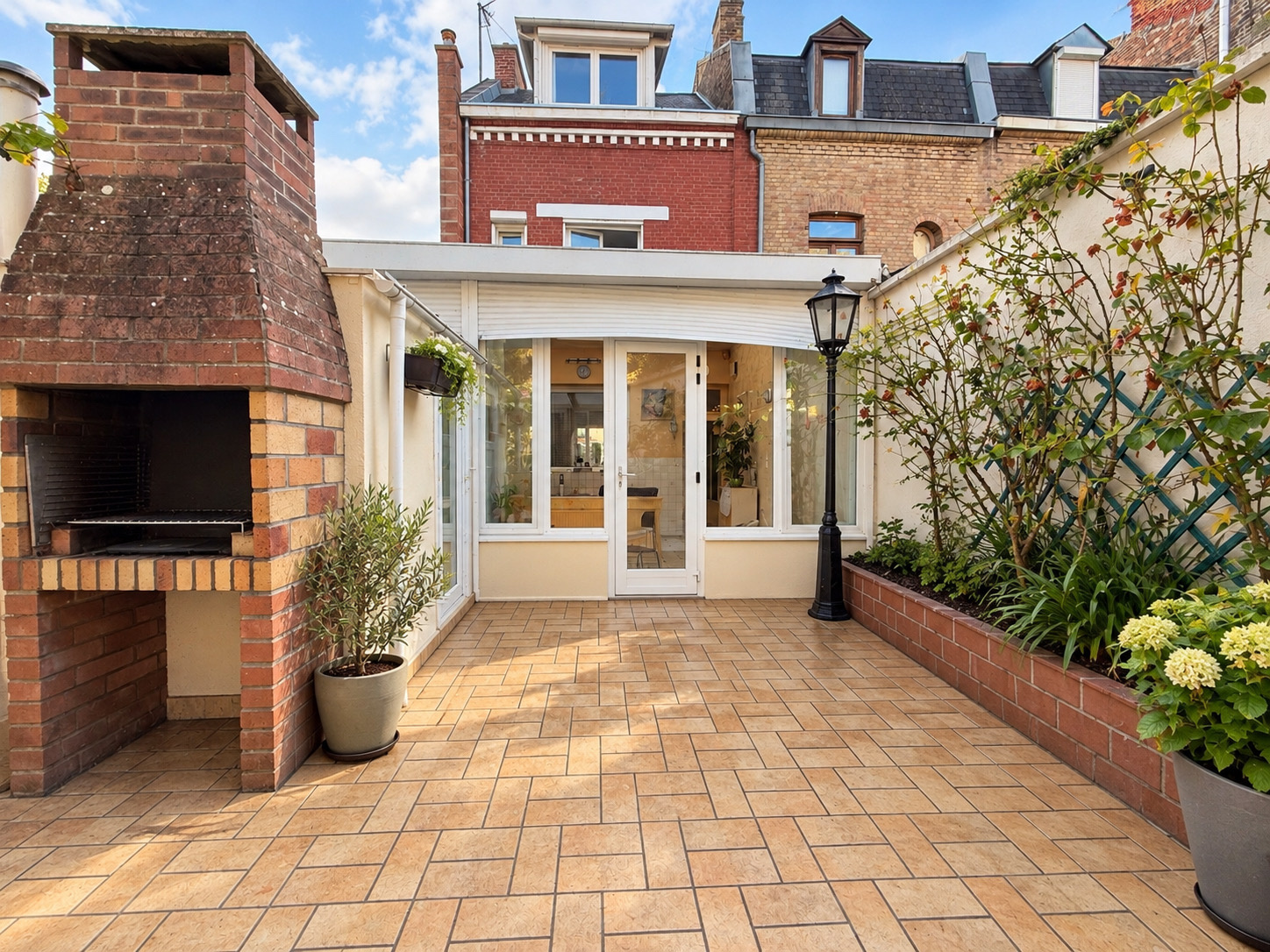 Immo80 – L'immobilier à Amiens et dans la Somme-AMIENS – QUARTIER SAINT PIERRE – AMIENOISE – 3 CHAMBRES – JARDIN – TERRASSE – DEPENDANCE