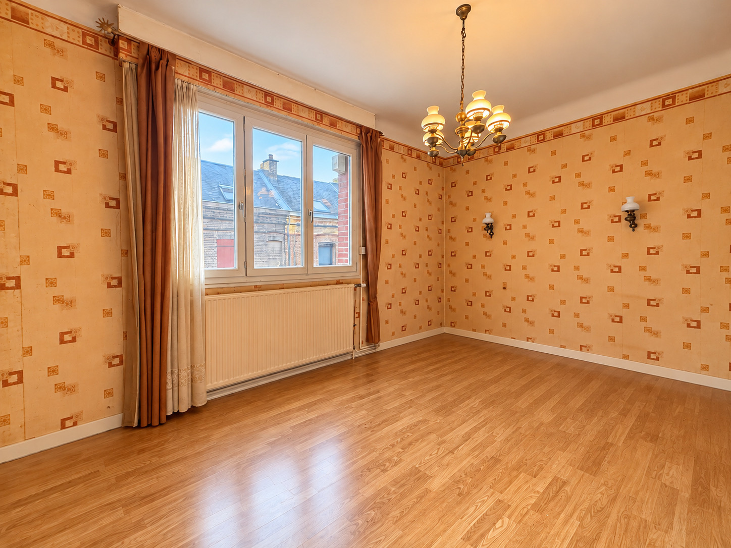 Immo80 – L'immobilier à Amiens et dans la Somme-AMIENS – QUARTIER SAINT PIERRE – AMIENOISE – 3 CHAMBRES – JARDIN – TERRASSE – DEPENDANCE