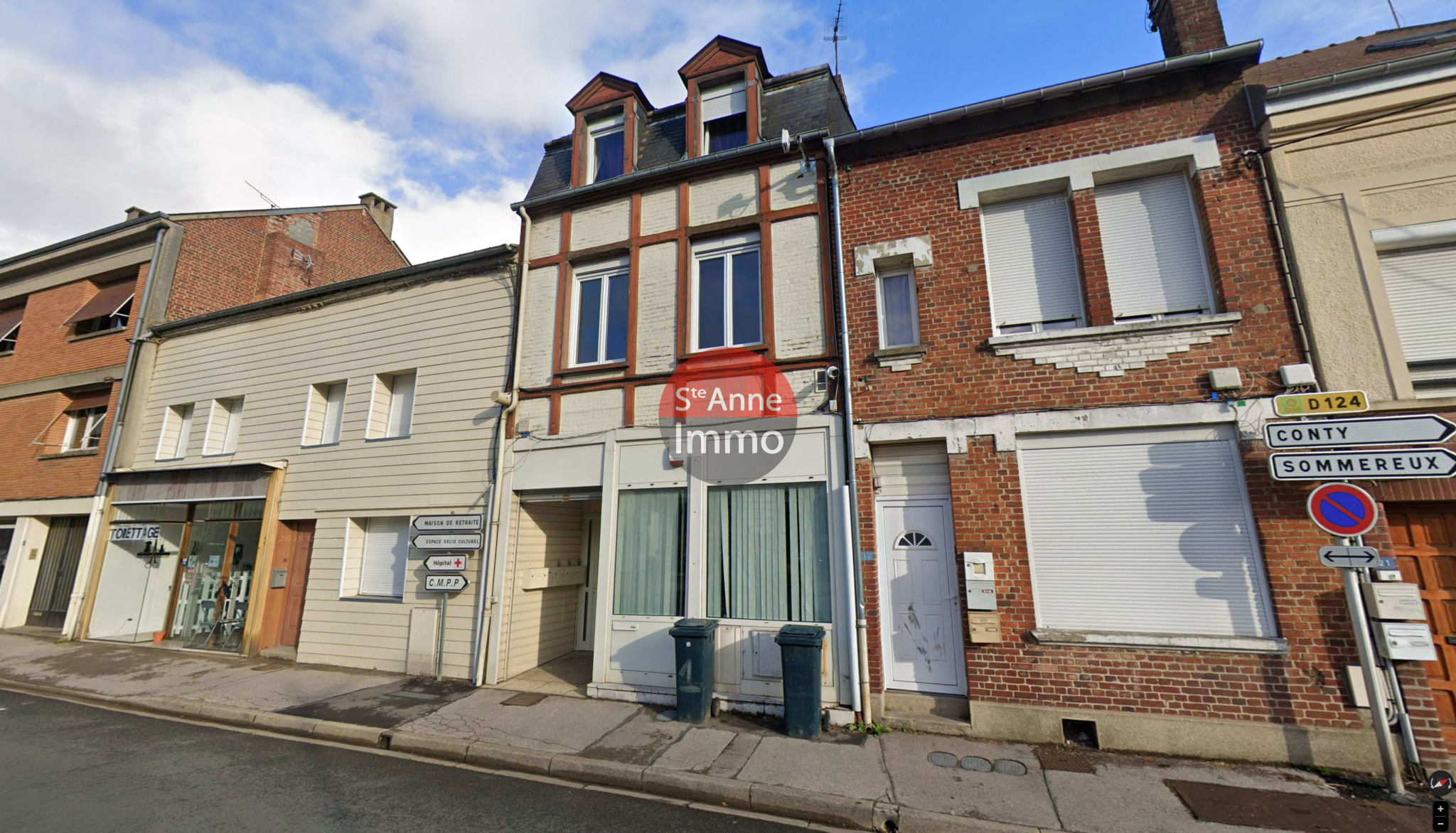 Immo80 – L'immobilier à Amiens et dans la Somme-GRANDVILLIERS – IMMEUBLE DE RAPPORT – 3 APPARTEMENTS – 2 BUREAUX – COUR – CAVE